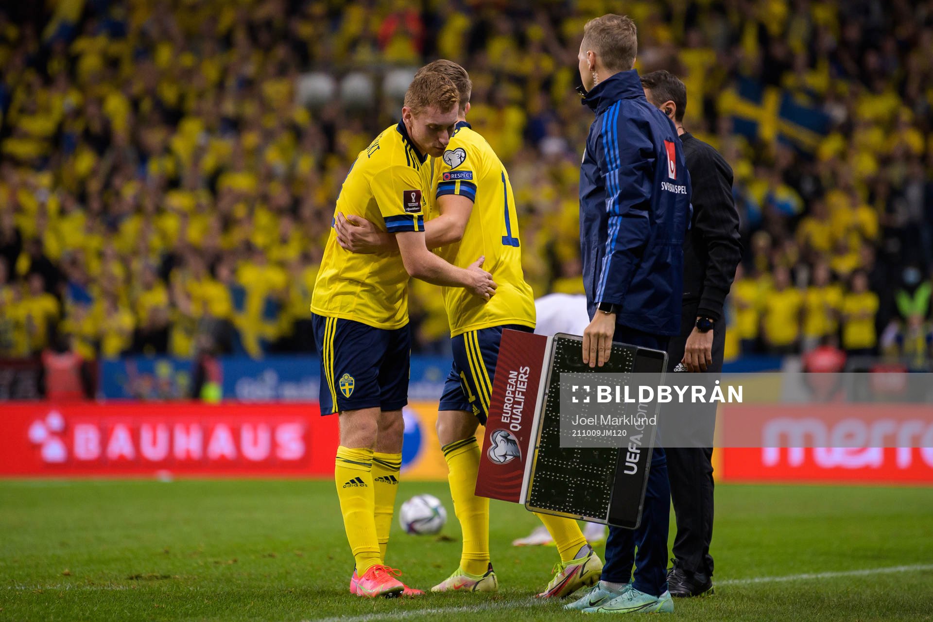 Dejan Kulusevski is substituted by Viktor Gyökeres of