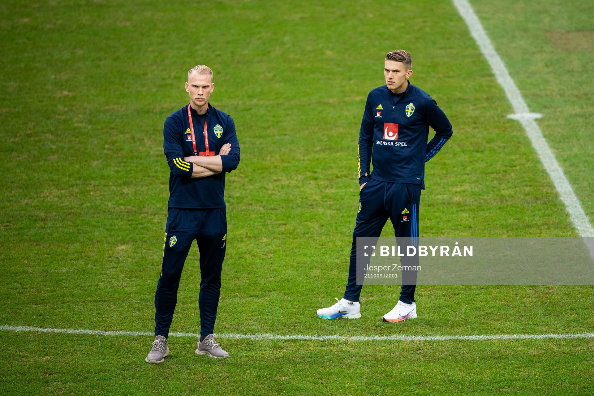 Pontus Dahlberg and Viktor Gyökeres of Sweden