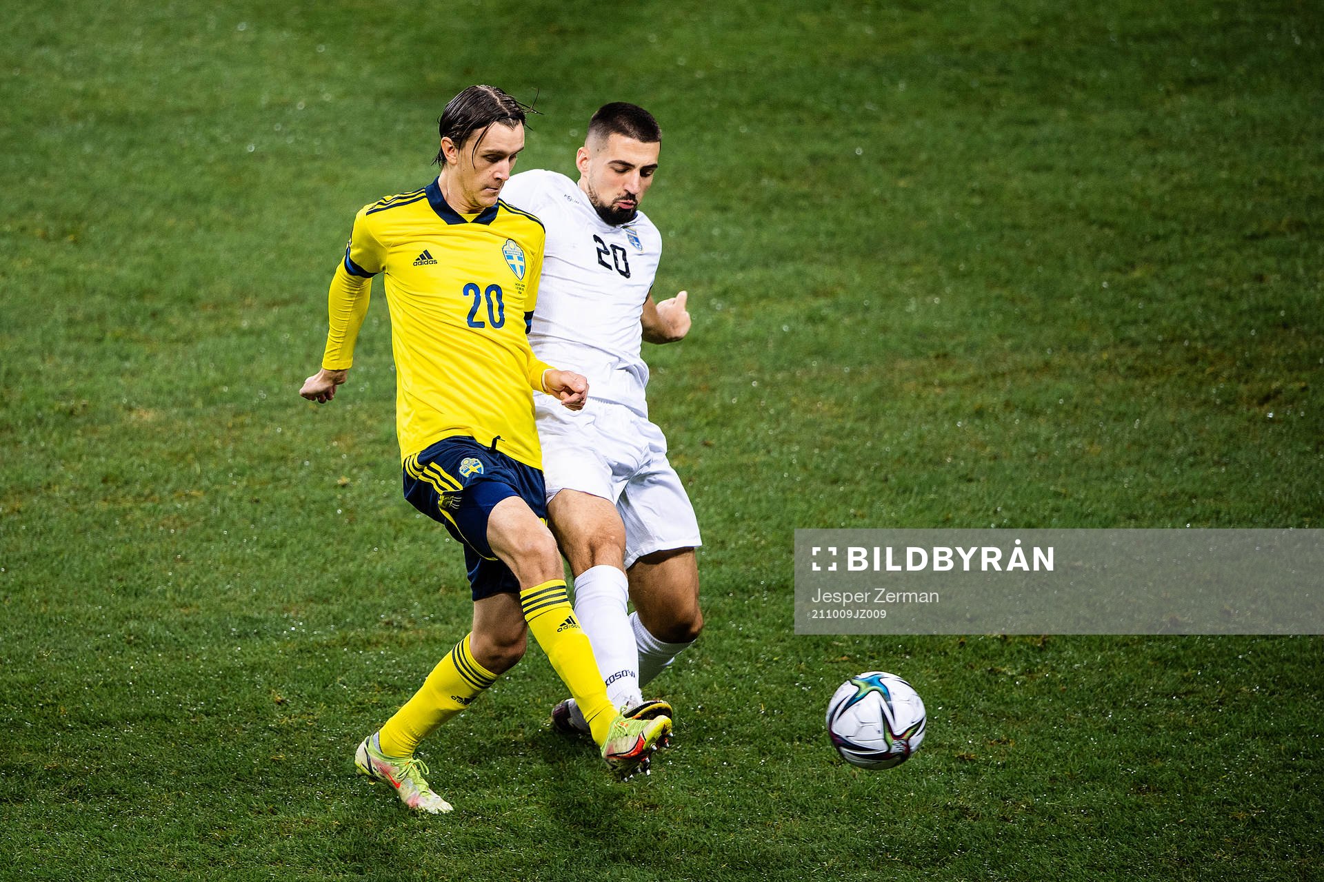 Kristoffer Olsson of Sweden and Ibrahim Dresevic of Kosovo