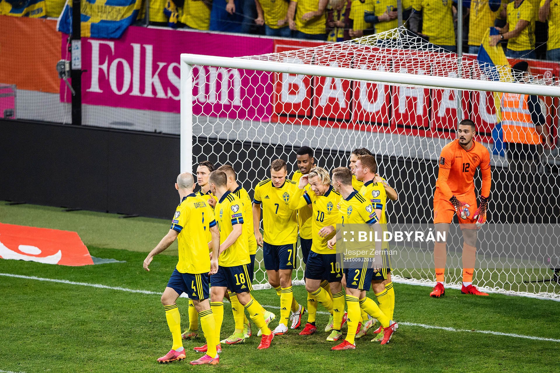 Emil Forsberg of Sweden celebrates