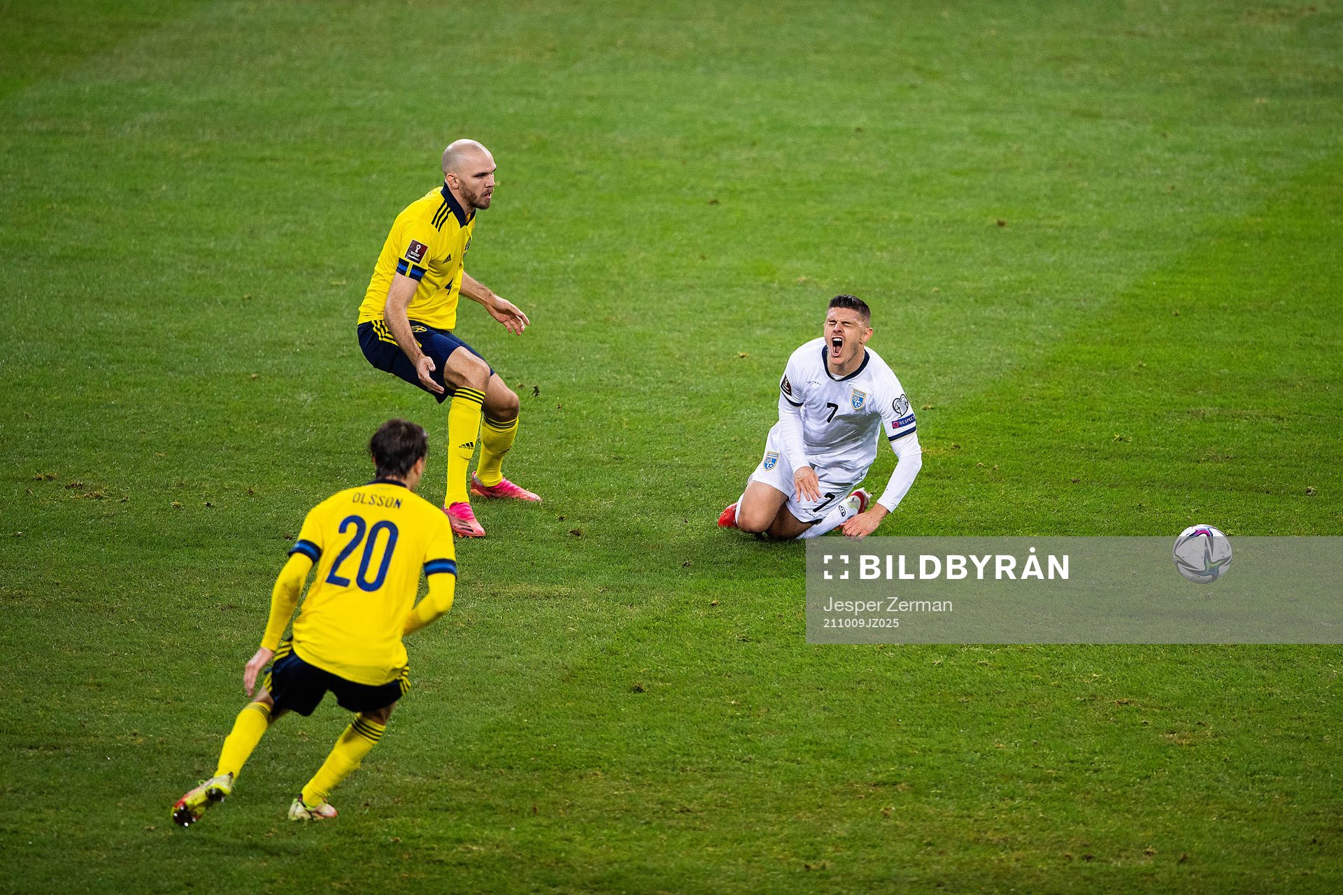 Marcus Danielson of Sweden and Milot Rashica of Kosovo