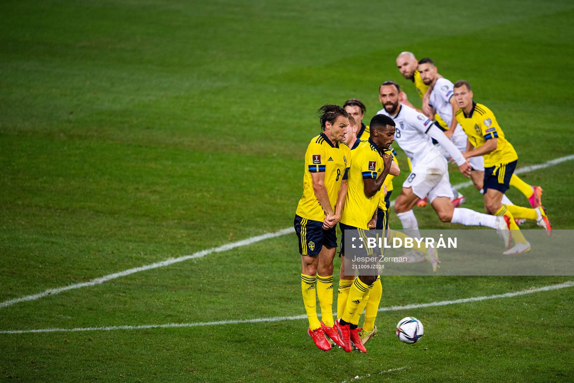 Albin Ekdal, Alexander Isak and Dejan Kulusevski of Sweden