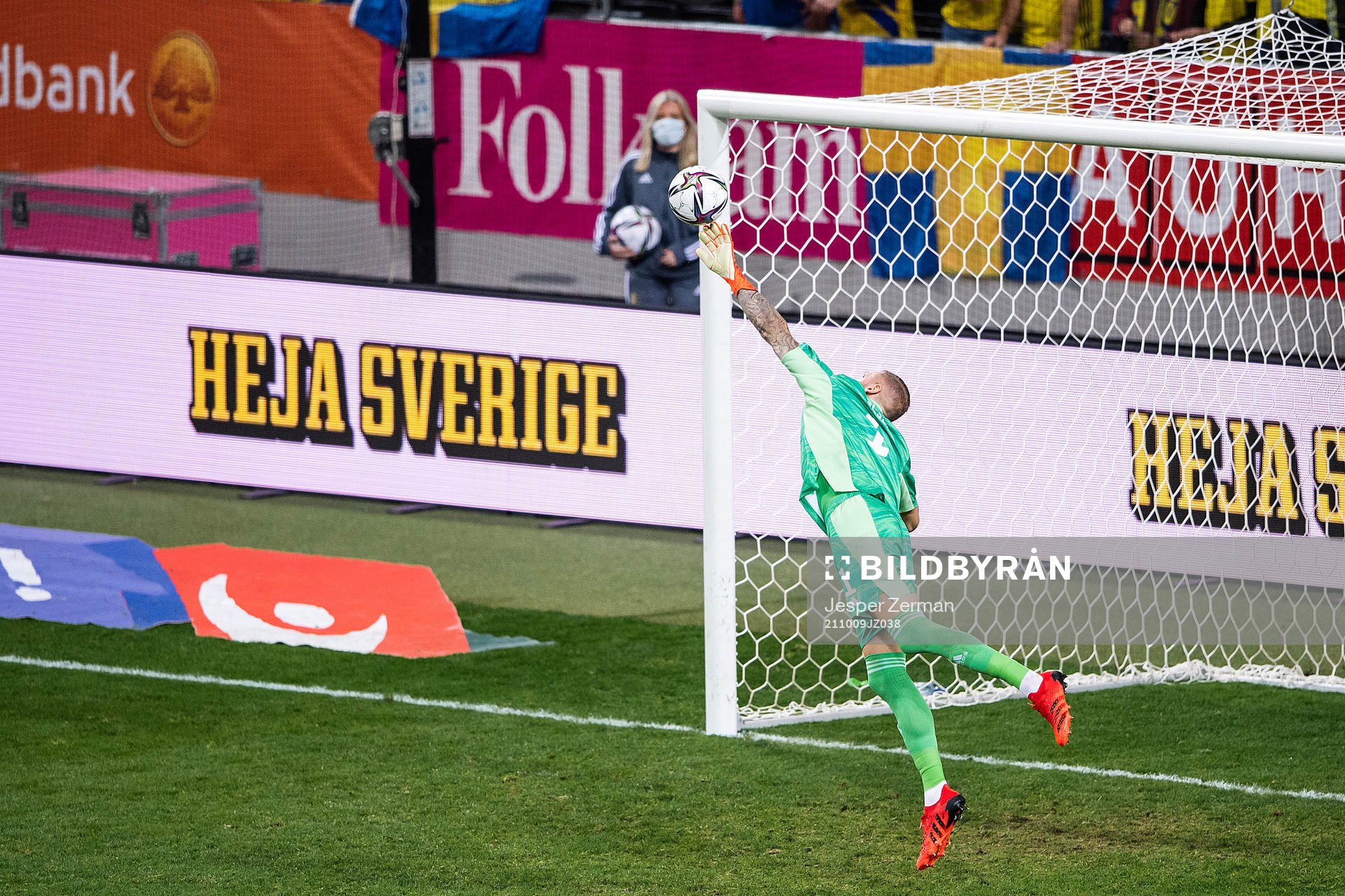 goalkeeper Robin Olsen of Sweden