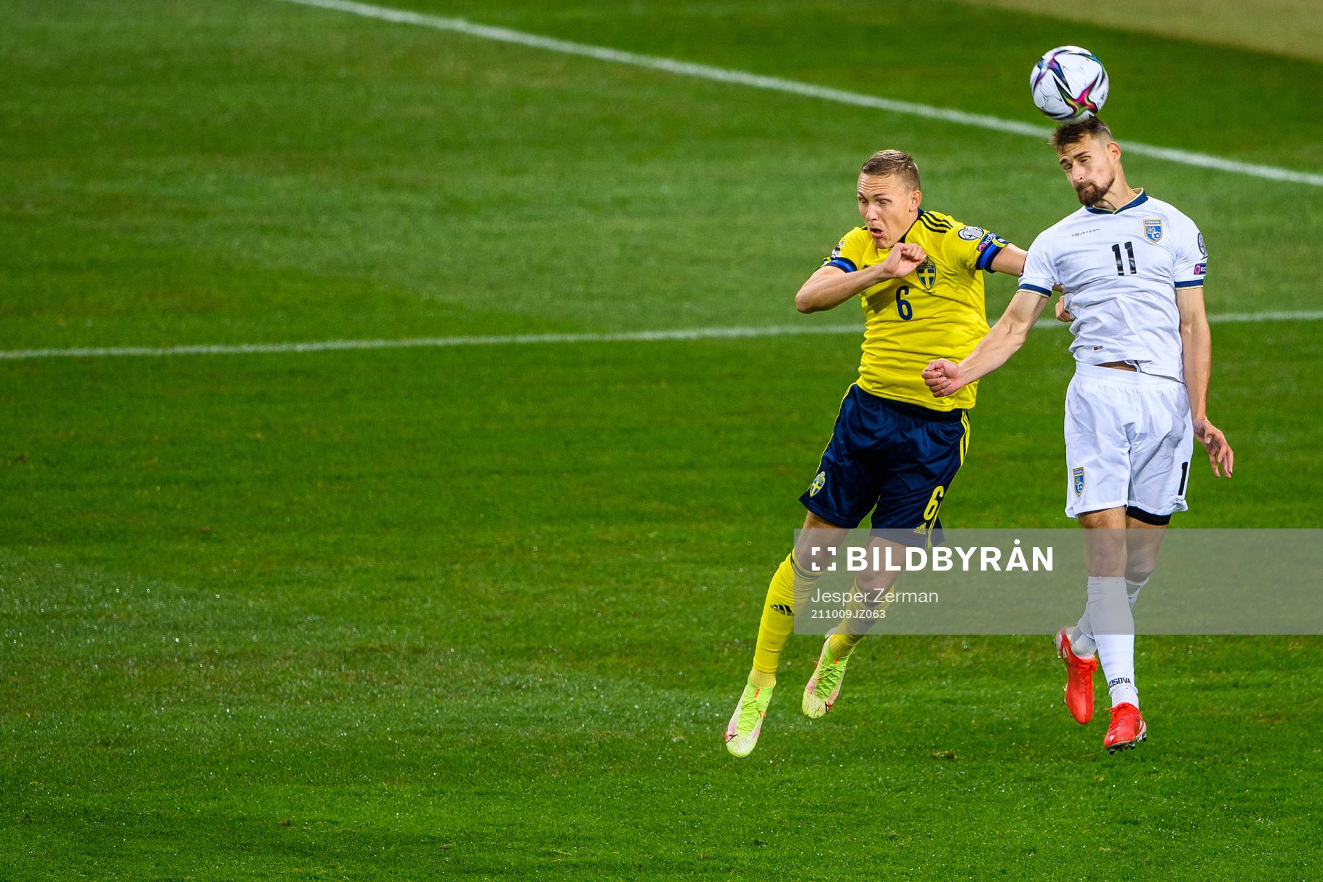 Ludwig Augustinsson of Sweden and Elbasan Rashani of Kosovo