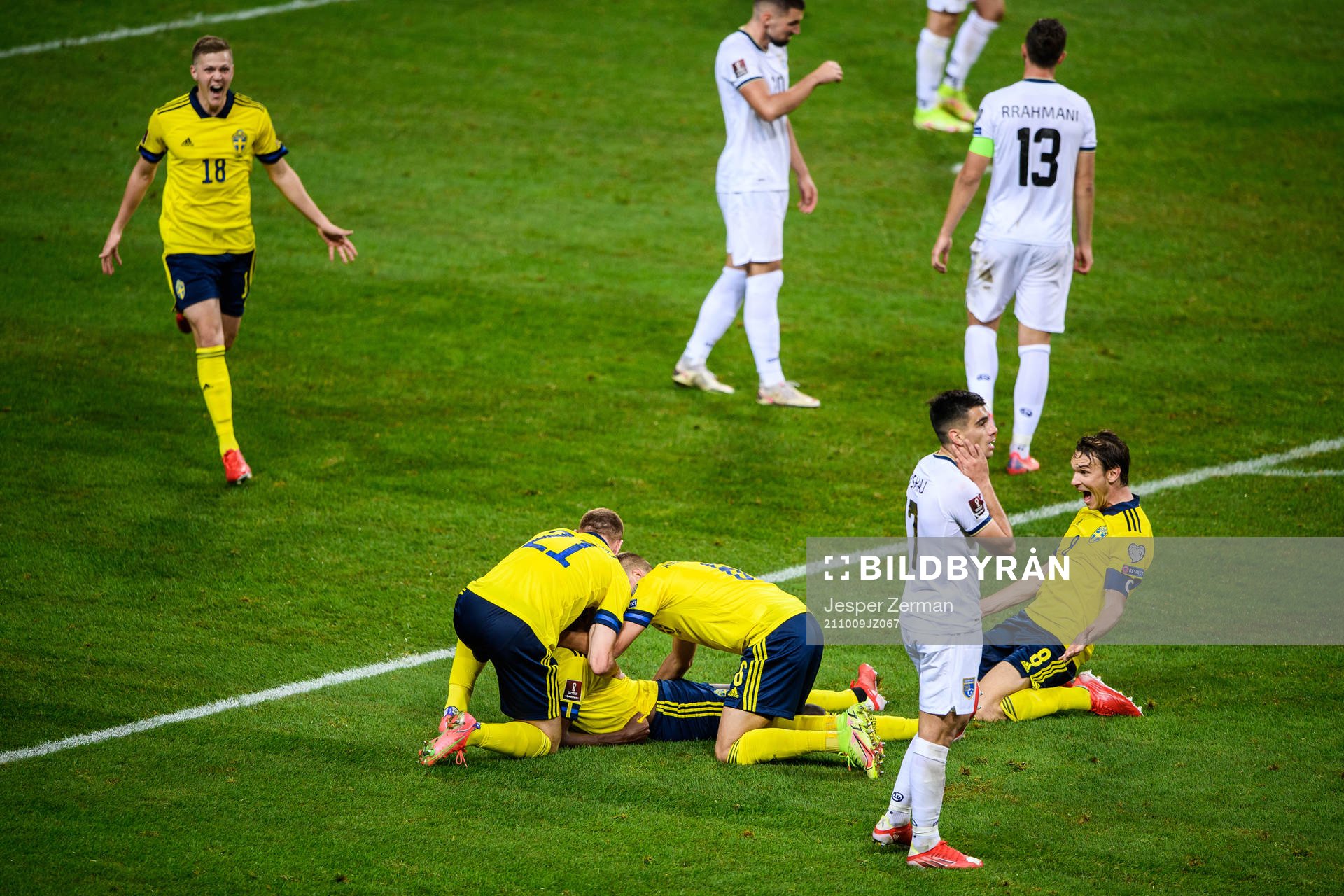 Alexander Isak of Sweden celebrate with Dejan Kulusevski,