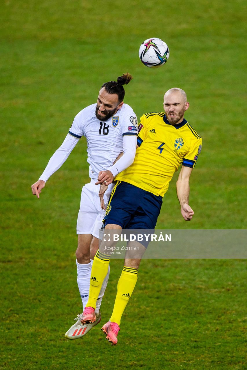 Vedat Muriqi of Kosovo an Marcus Danielson of Sweden