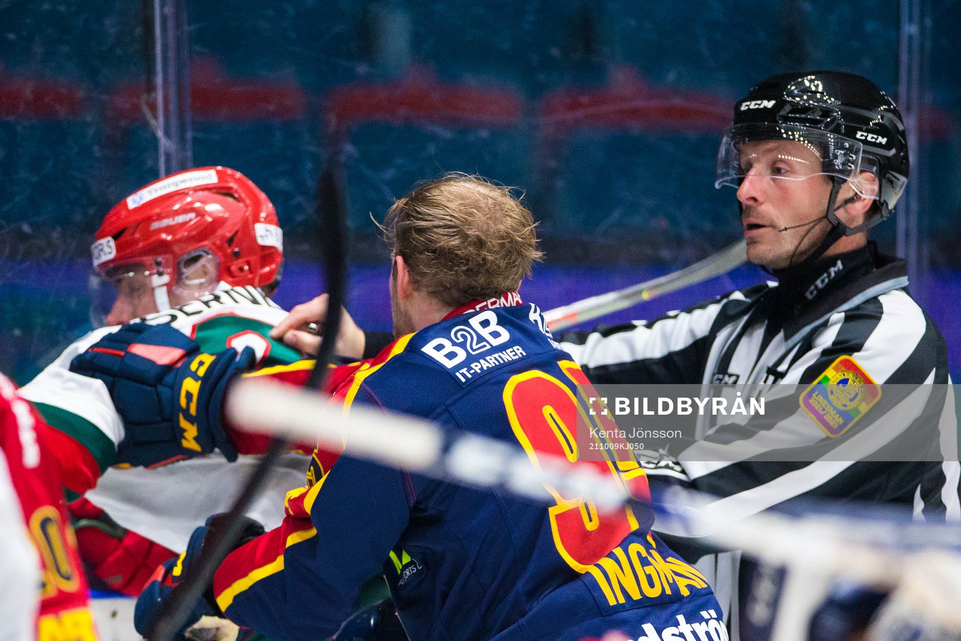 Frölundas Christian Folin och Djurgårdens Josef Ingman i