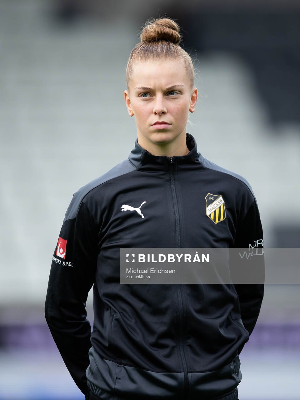 Häckens Dilja Yr Zomers innan fotbollsmatchen i