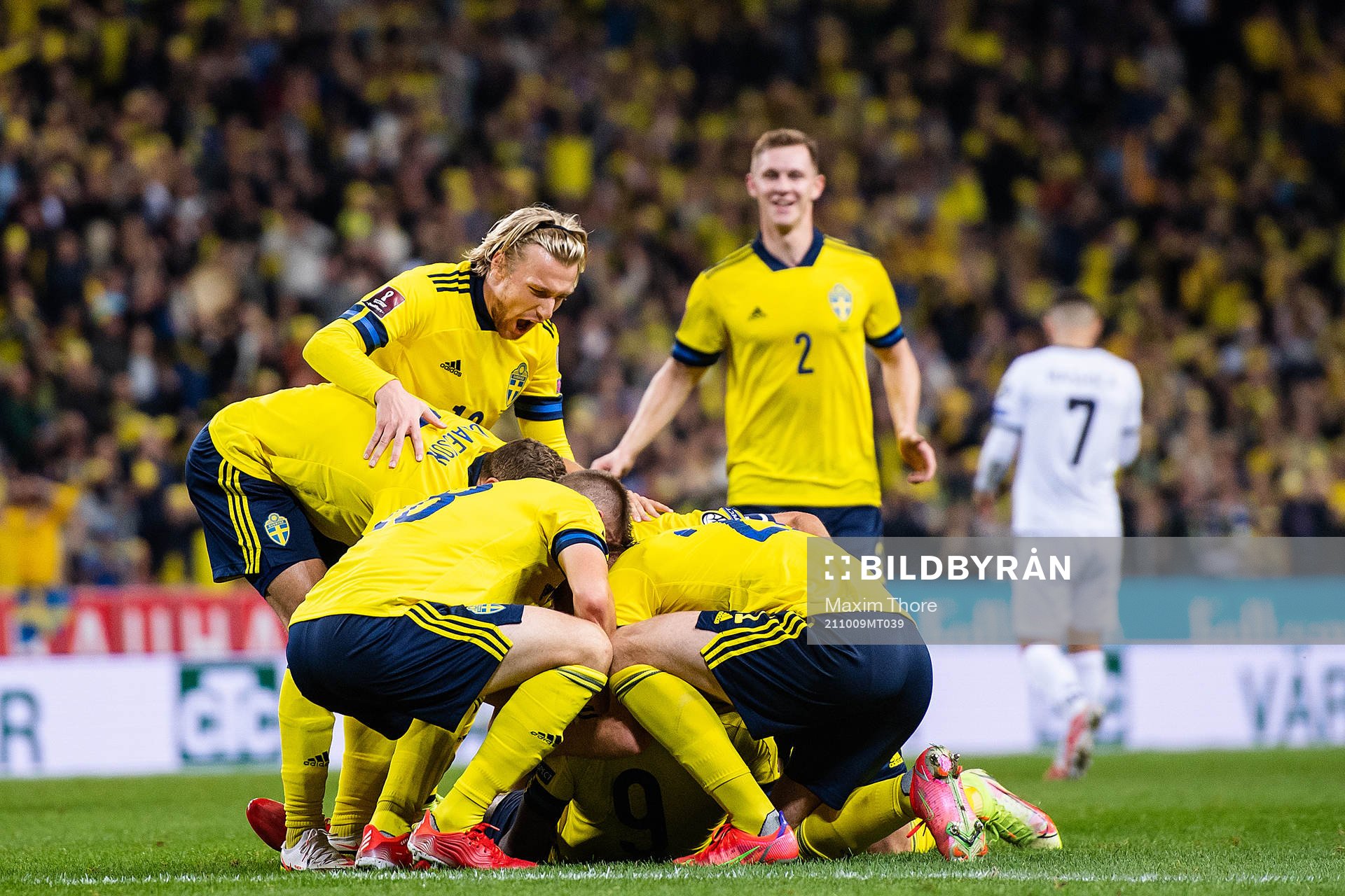 Alexander Isak and Emil Forsberg of Sweden celebrate