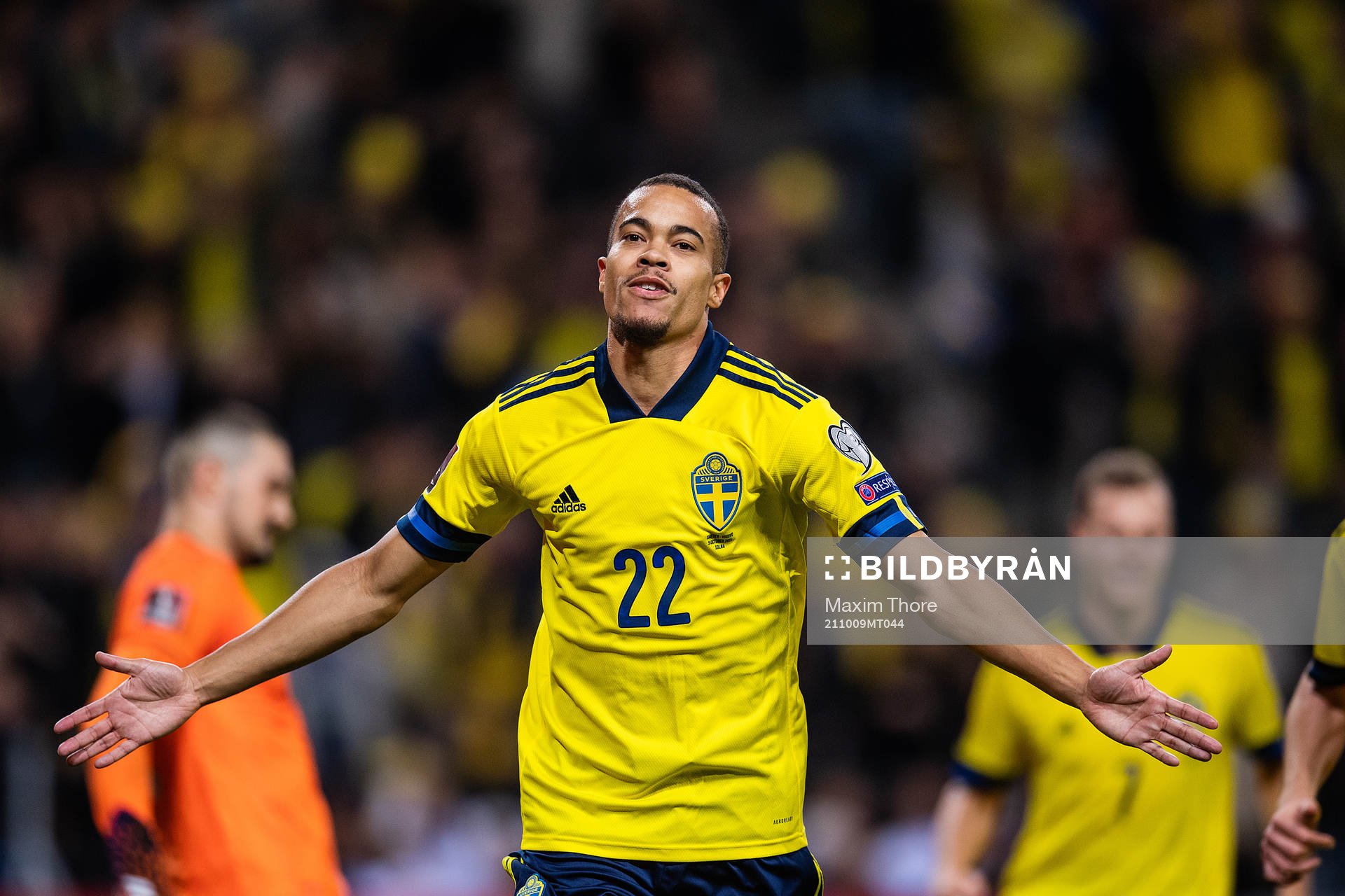 Robin Quaison of Sweden celebrates