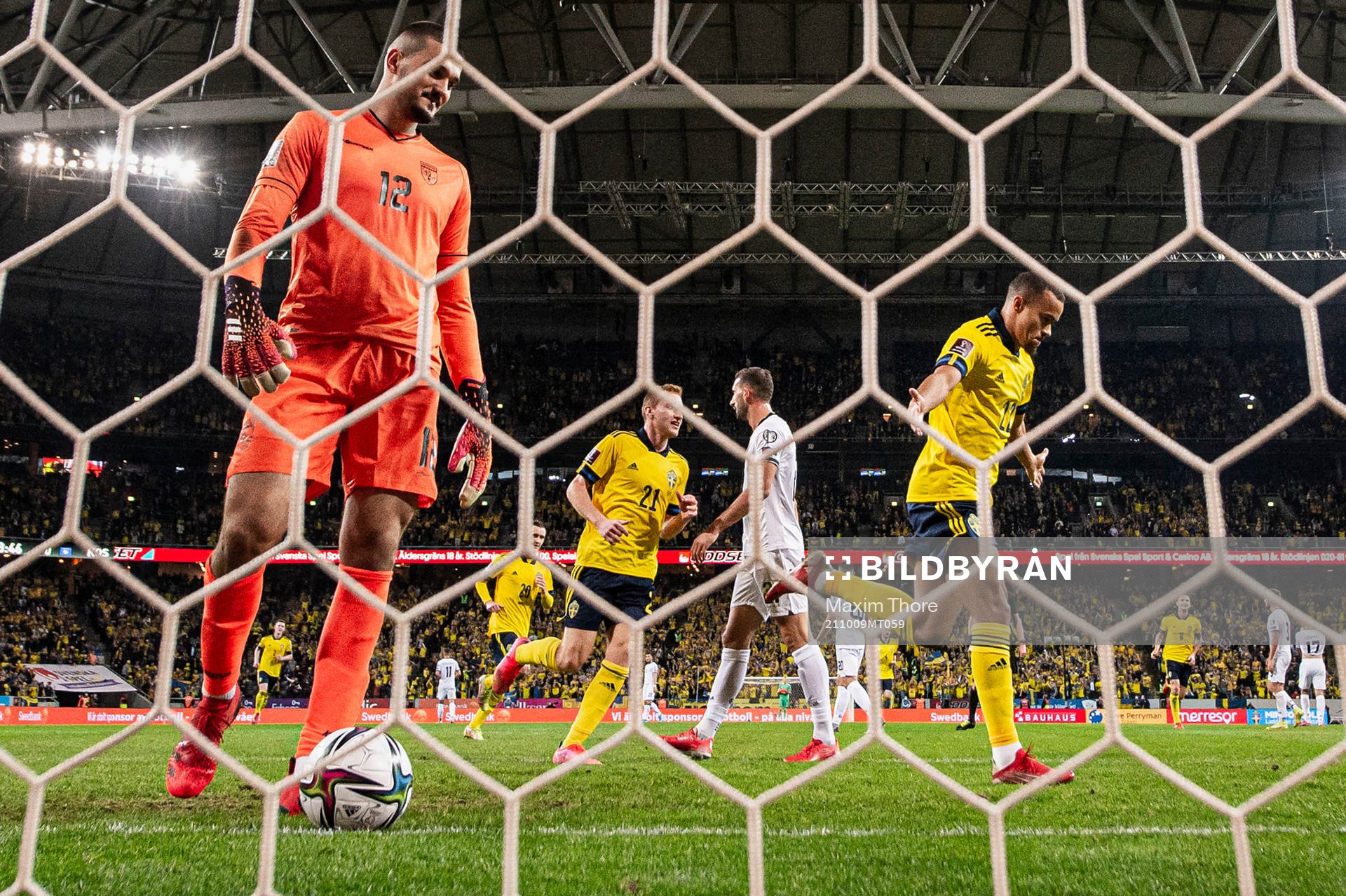 Dejan Kulusevski and Robin Quaison of Sweden celebrate