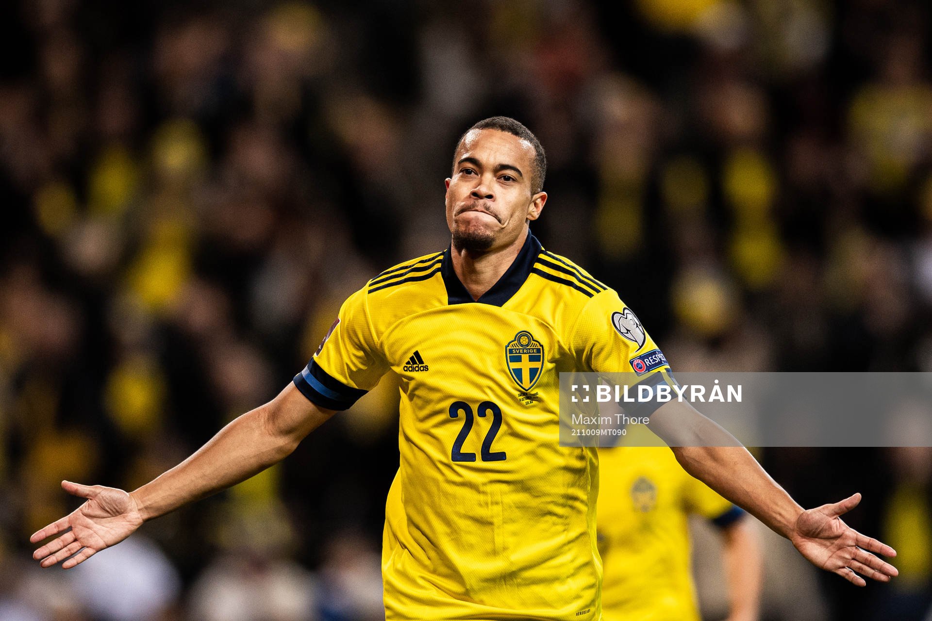 Robin Quaison of Sweden celebrates his 3-0 goal