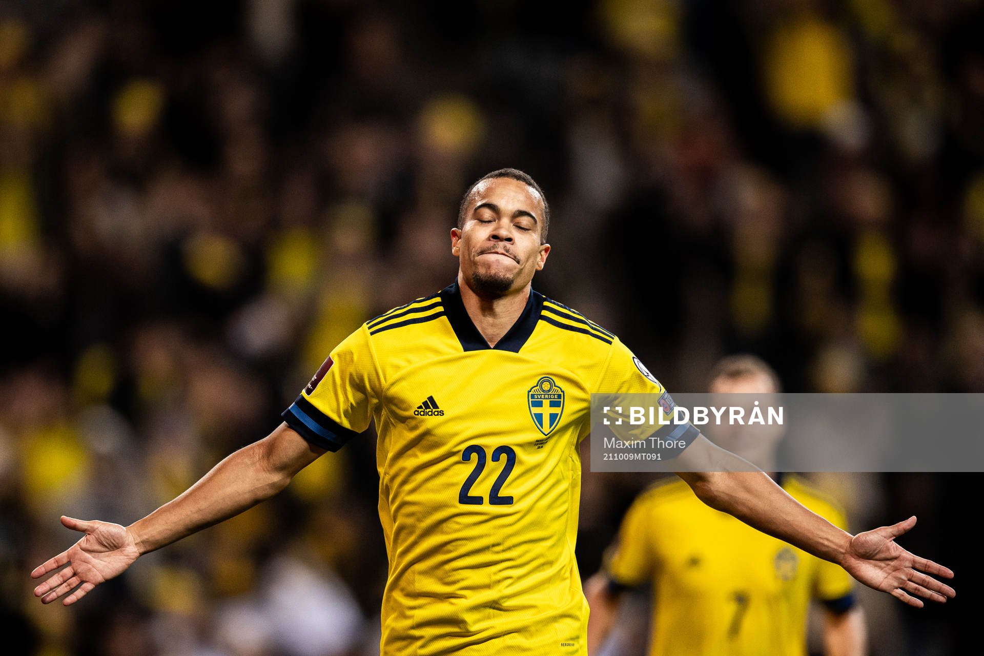 Robin Quaison of Sweden celebrates his 3-0 goal