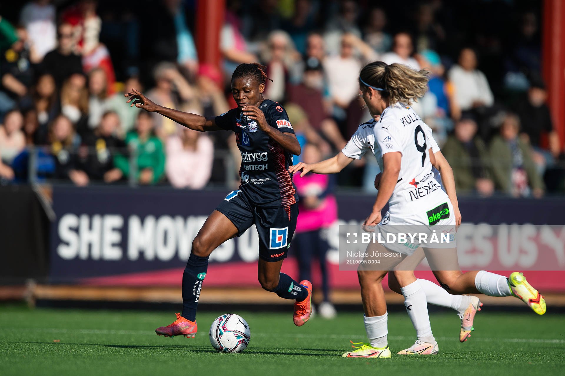 Linköpings Uchenna Grace Kanu och Rosengårds Loreta
