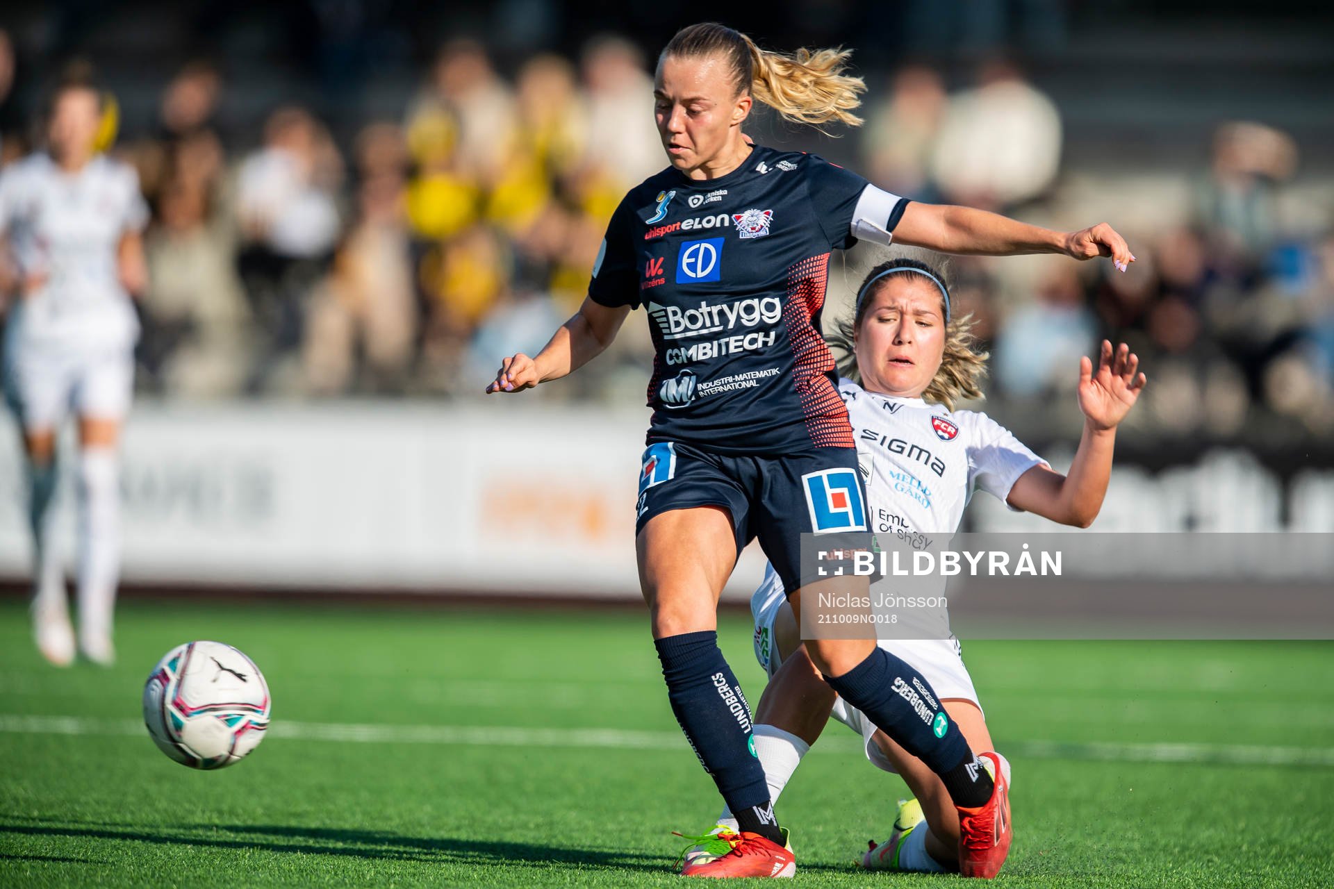 Linköpings Olga Ahtinen och Rosengårds Loreta Kullashi