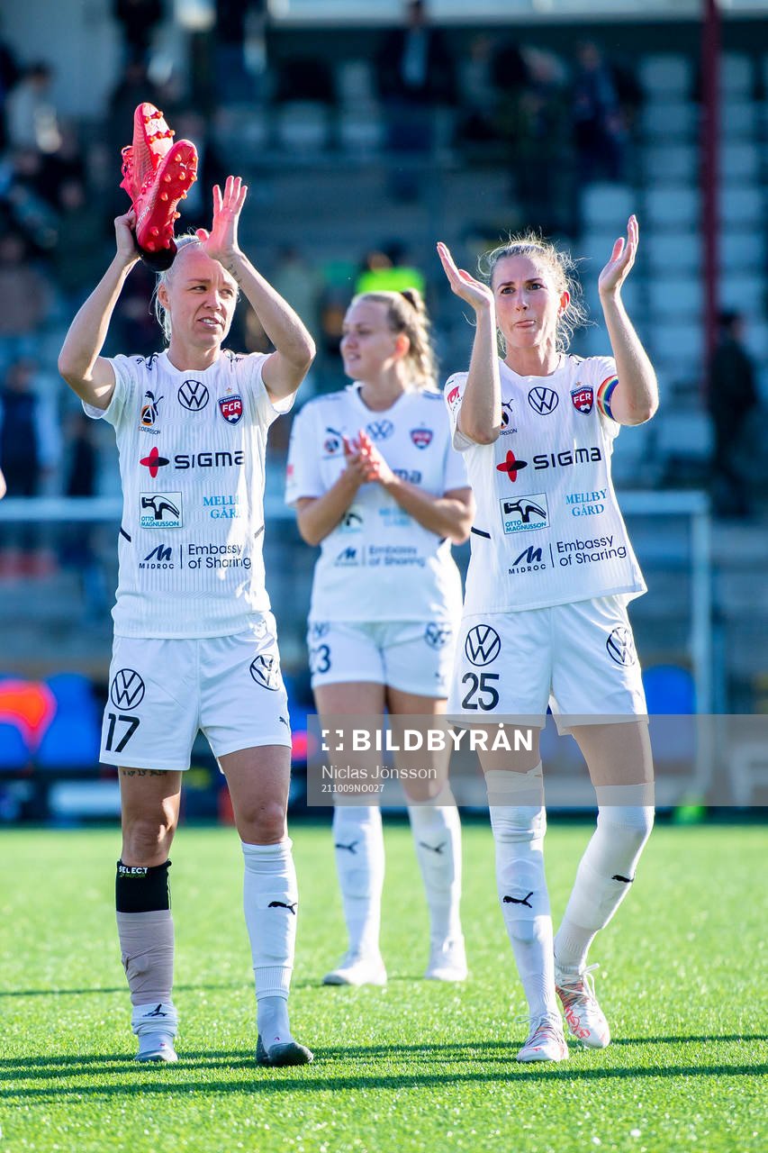 Rosengårds Caroline Seger  och Emma Berglund jublar