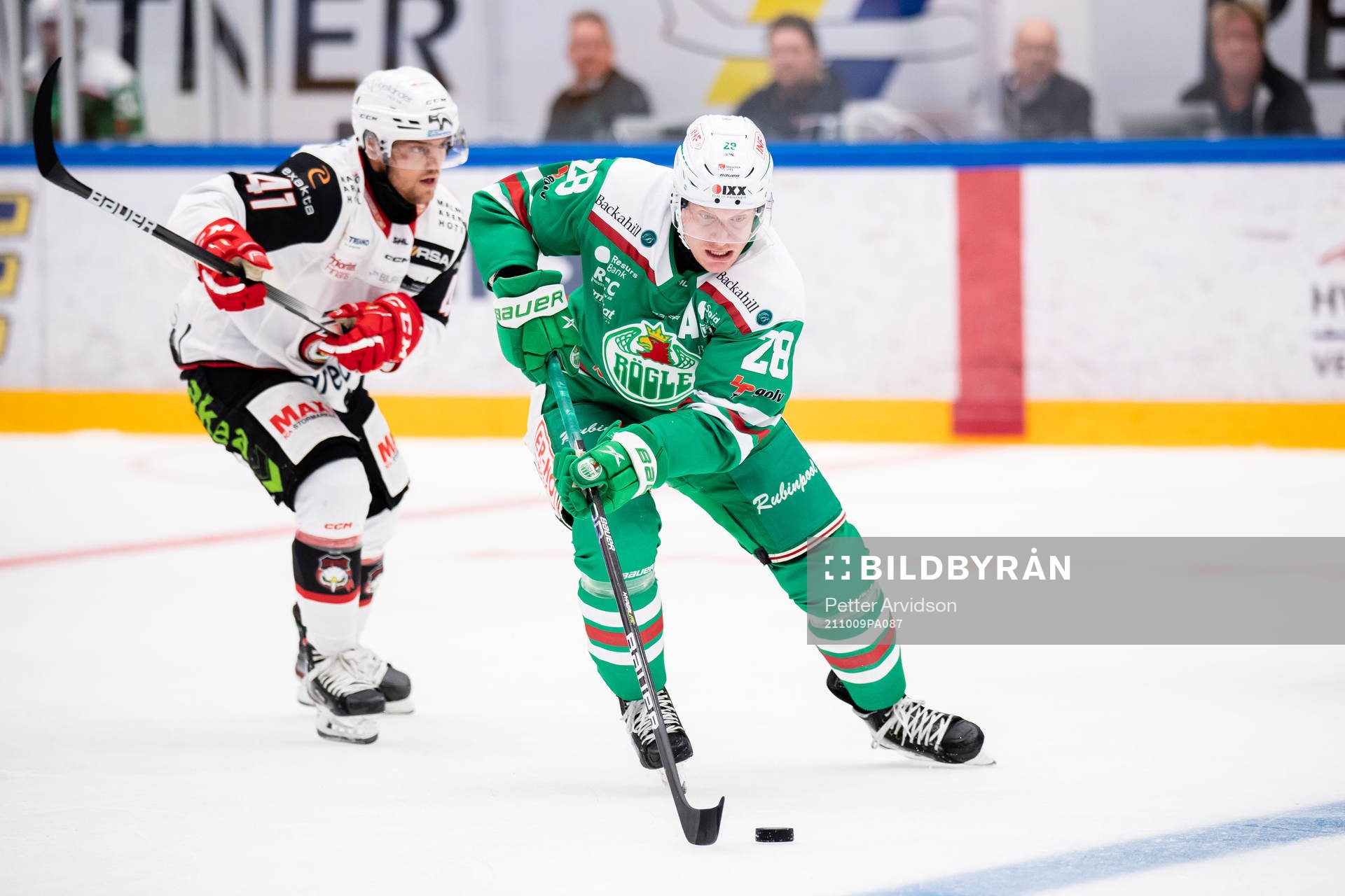 Malmö Redhawks Jaedon Descheneau och Rögles Anton