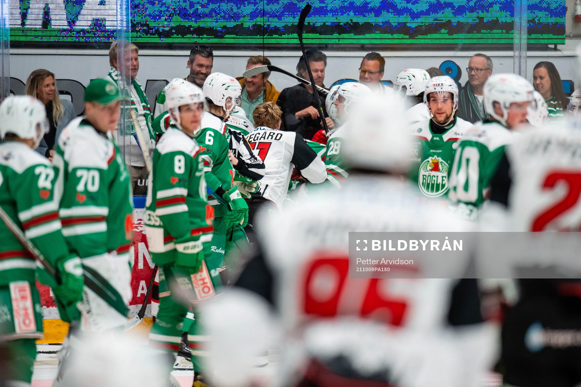 Malmö Redhawks Emil Sylvegård i bråk med Rögles spelare