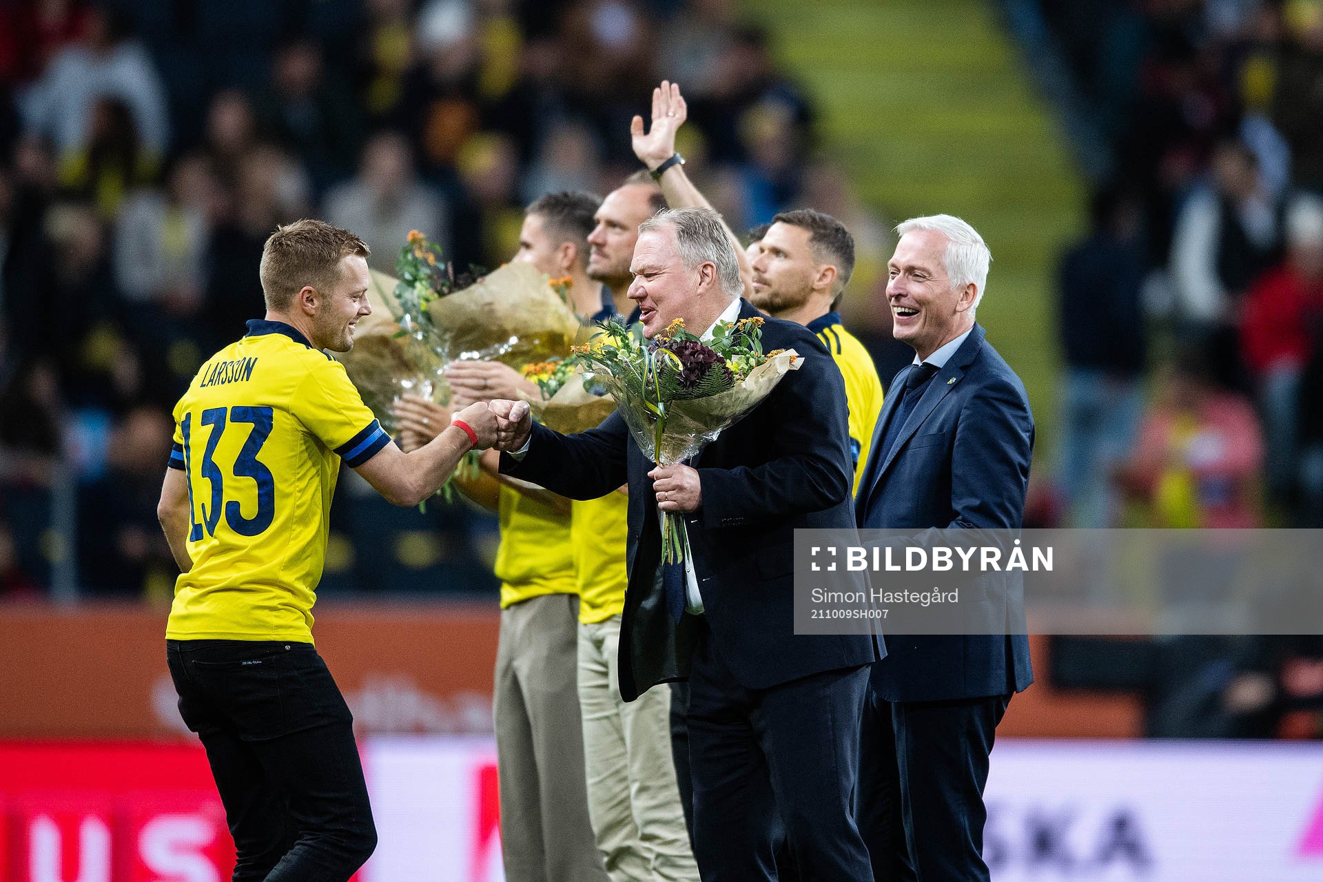 Former player Sebastian Larsson of Sweden with Karl-Erik