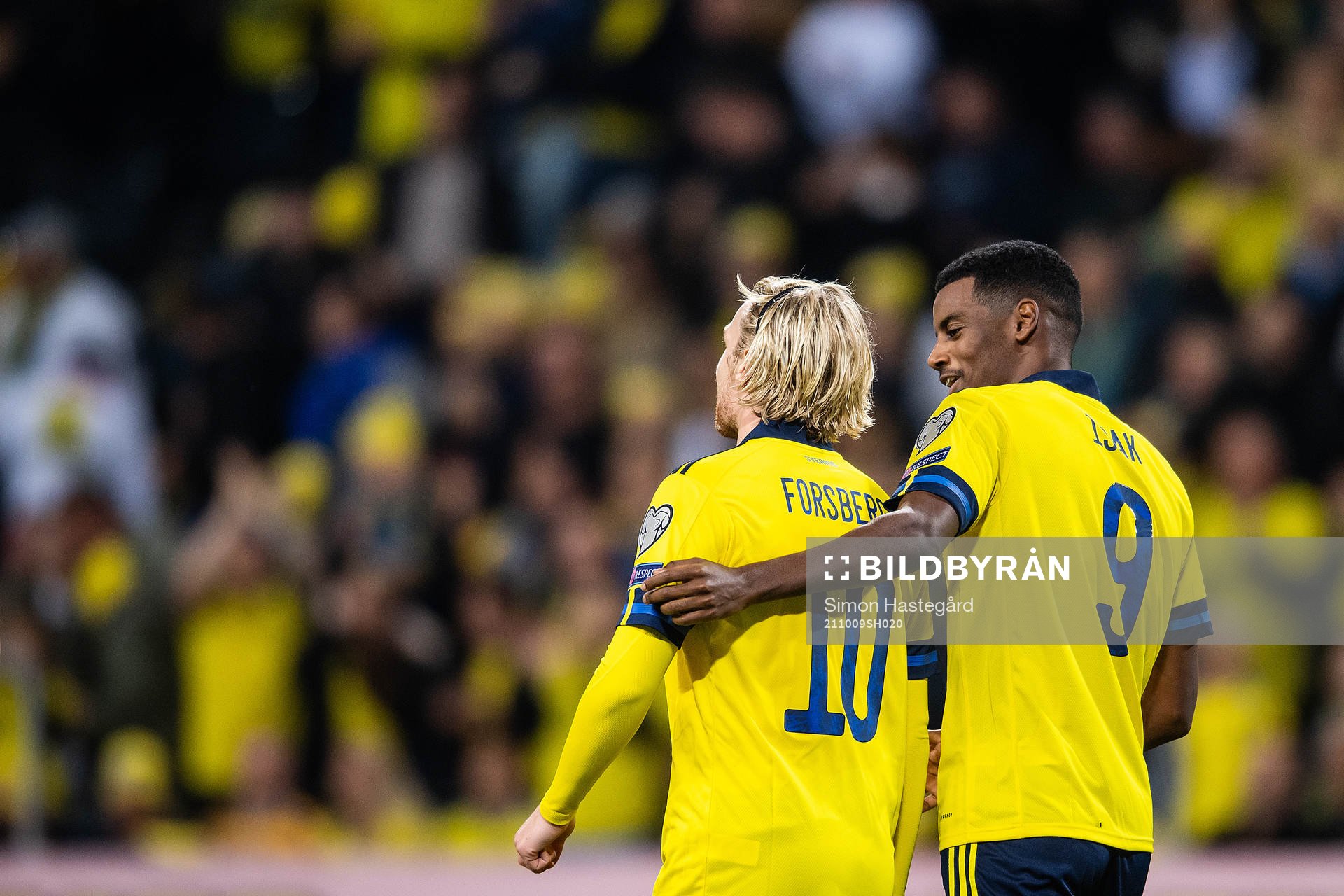 Emil Forsberg and Alexander Isak of Sweden celebrate