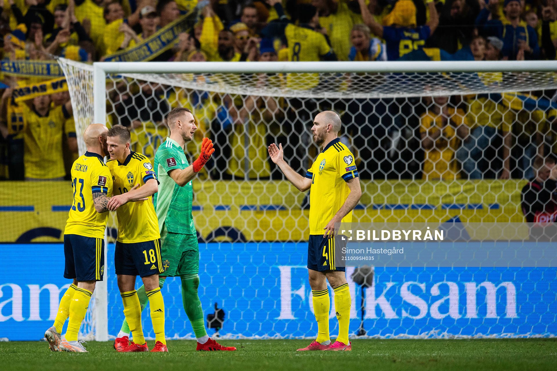 Magnus Eriksson, Joakim Nilsson, goalkeeper Robin Olsen and