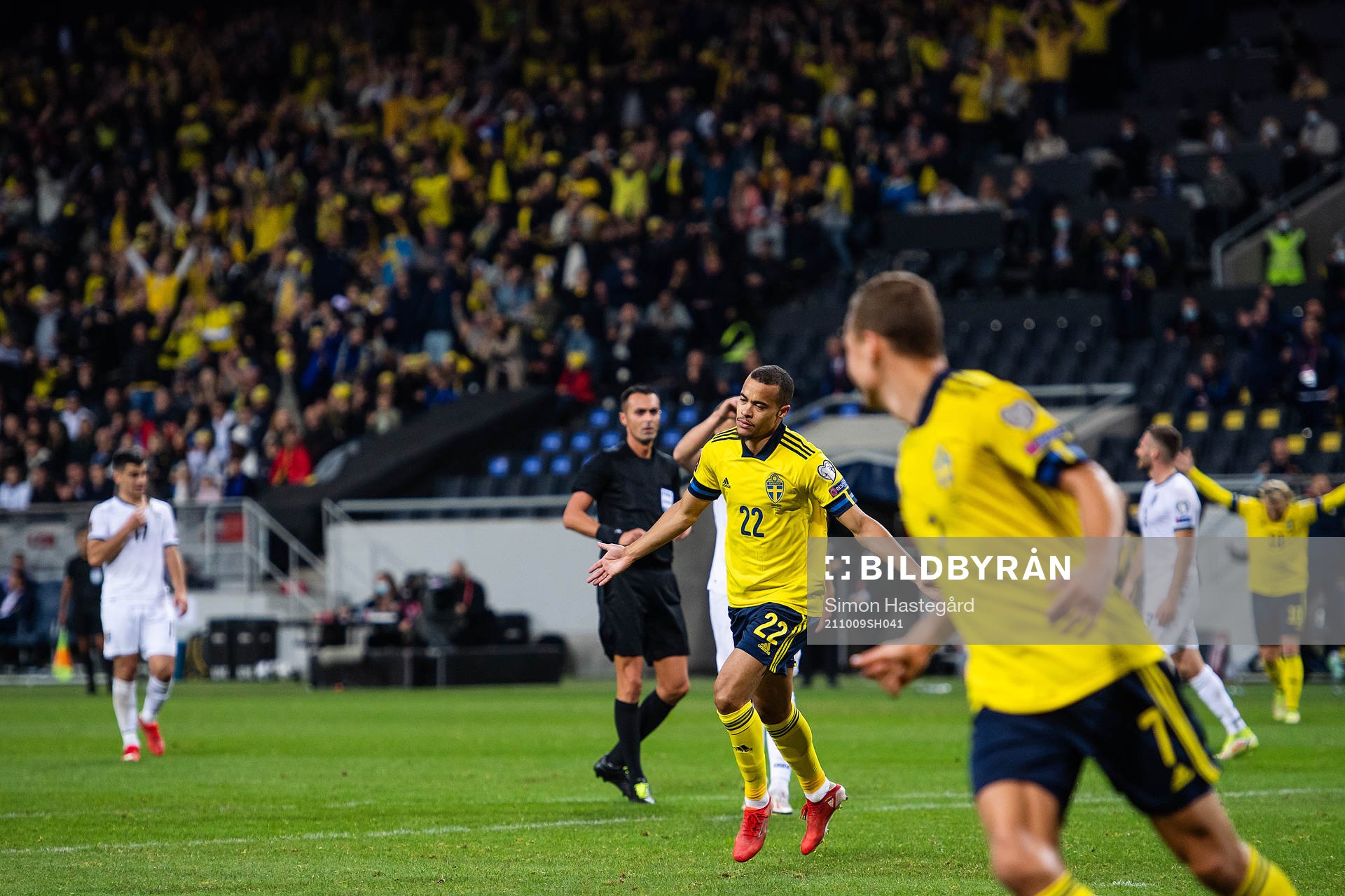 Robin Quaison of Sweden celebrates scoring 3-0