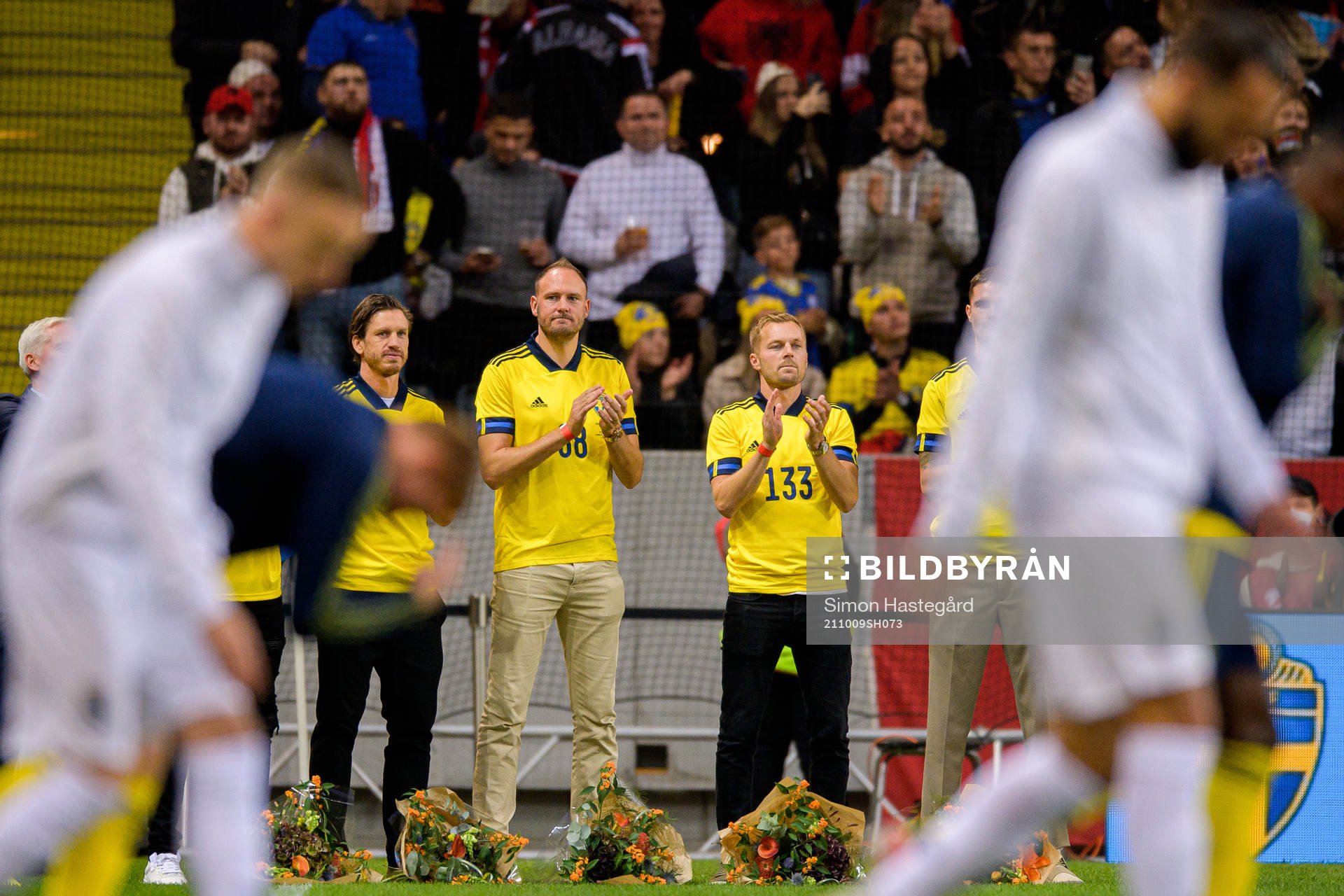 Former players Sebastian Larsson, Mikael Lustig, Gustav Svensson, Marcus Berg and Andreas Granqvist ahead of the FIFA World Cup Qualifier football match between Sweden and Kosovo on October 9, 2021 in Stockholm.