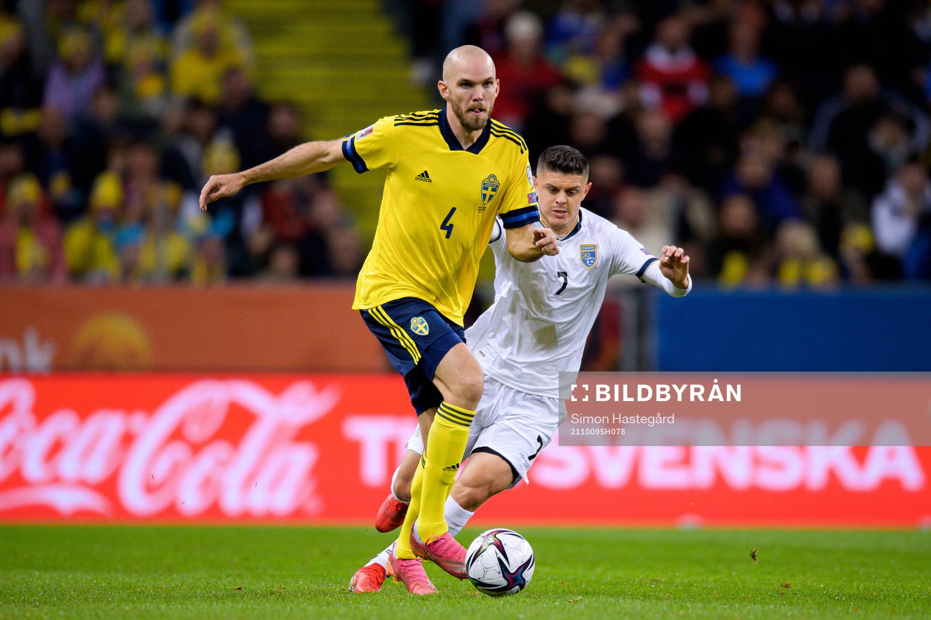 Marcus Danielson of Sweden and Milot Rashica of Kosovo