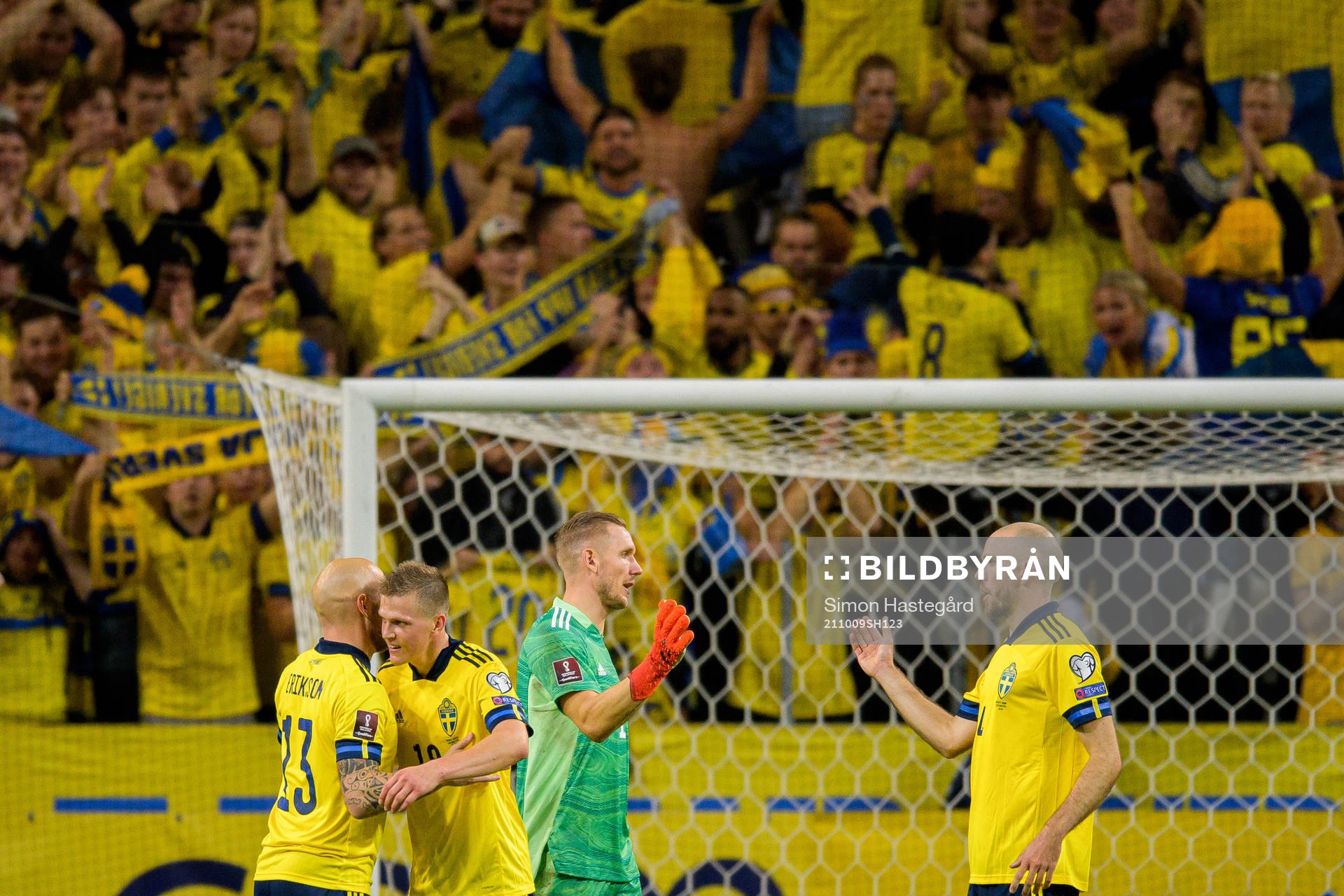 Magnus Eriksson, Joakim Nilsson , goalkeeper Robin Olsen