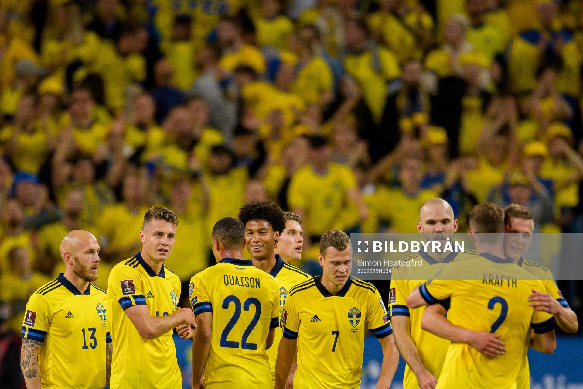 Magnus Eriksson , Mattias Svanberg , Robin Quaison , Jens-Lys Cajuste , Viktor Claesson , Marcus Danielson , Emil Krafth and Joakim Nilsson of Sweden celebrate after the FIFA World Cup Qualifier football match between Sweden and Kosovo on October 9, 2021 in Stockholm.