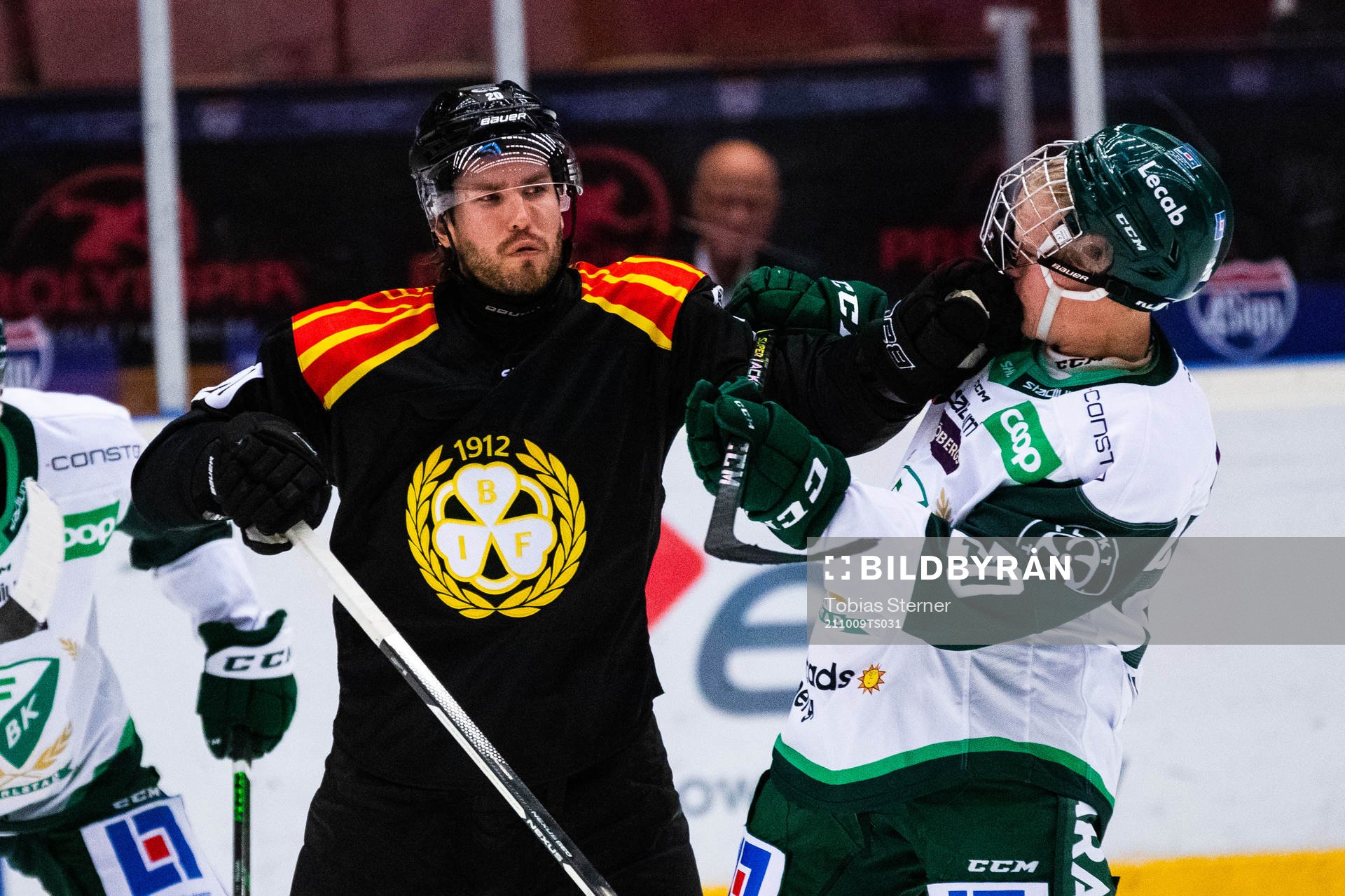 Brynäs Oula Palve  och Färjestads Martin Johnsen