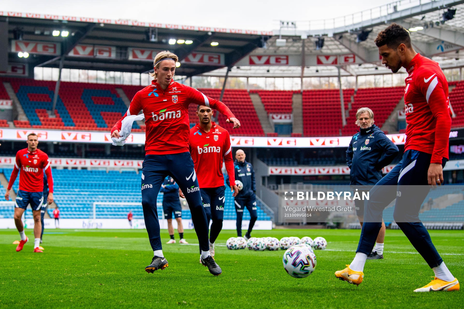 Dennis Johnsen and Ohi Omoijuanfo of the Norwegian national football team during a training session on October 9, 2021 in Oslo.