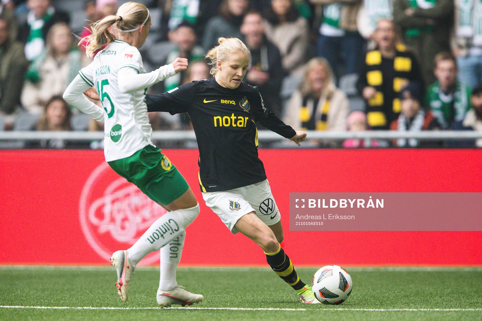s Kaisa Collin och Hammarbys Elsa Karlsson
