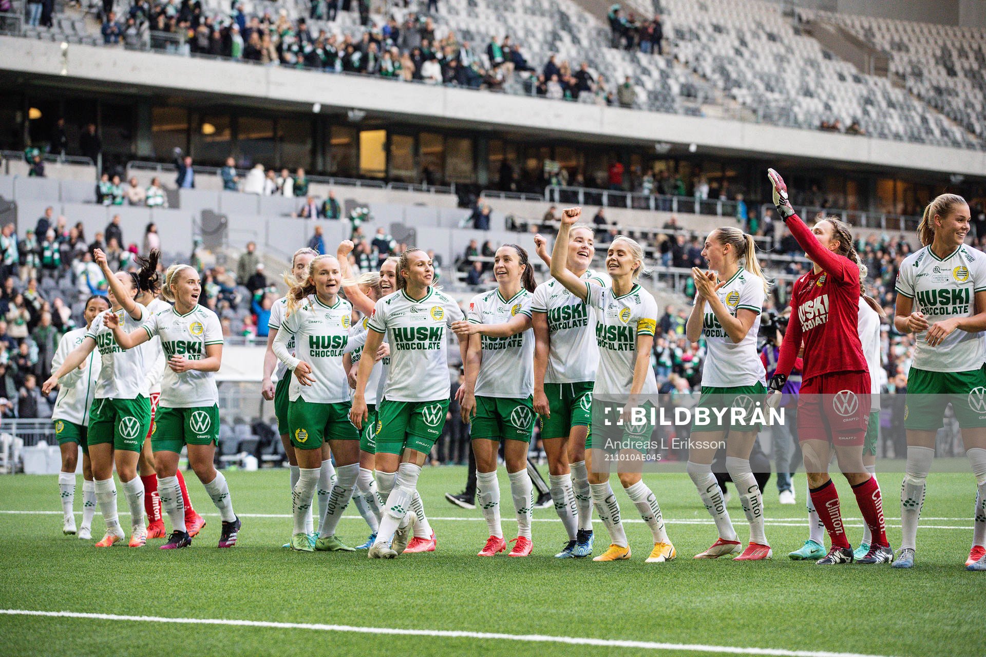 Hammarbys spelare jublar