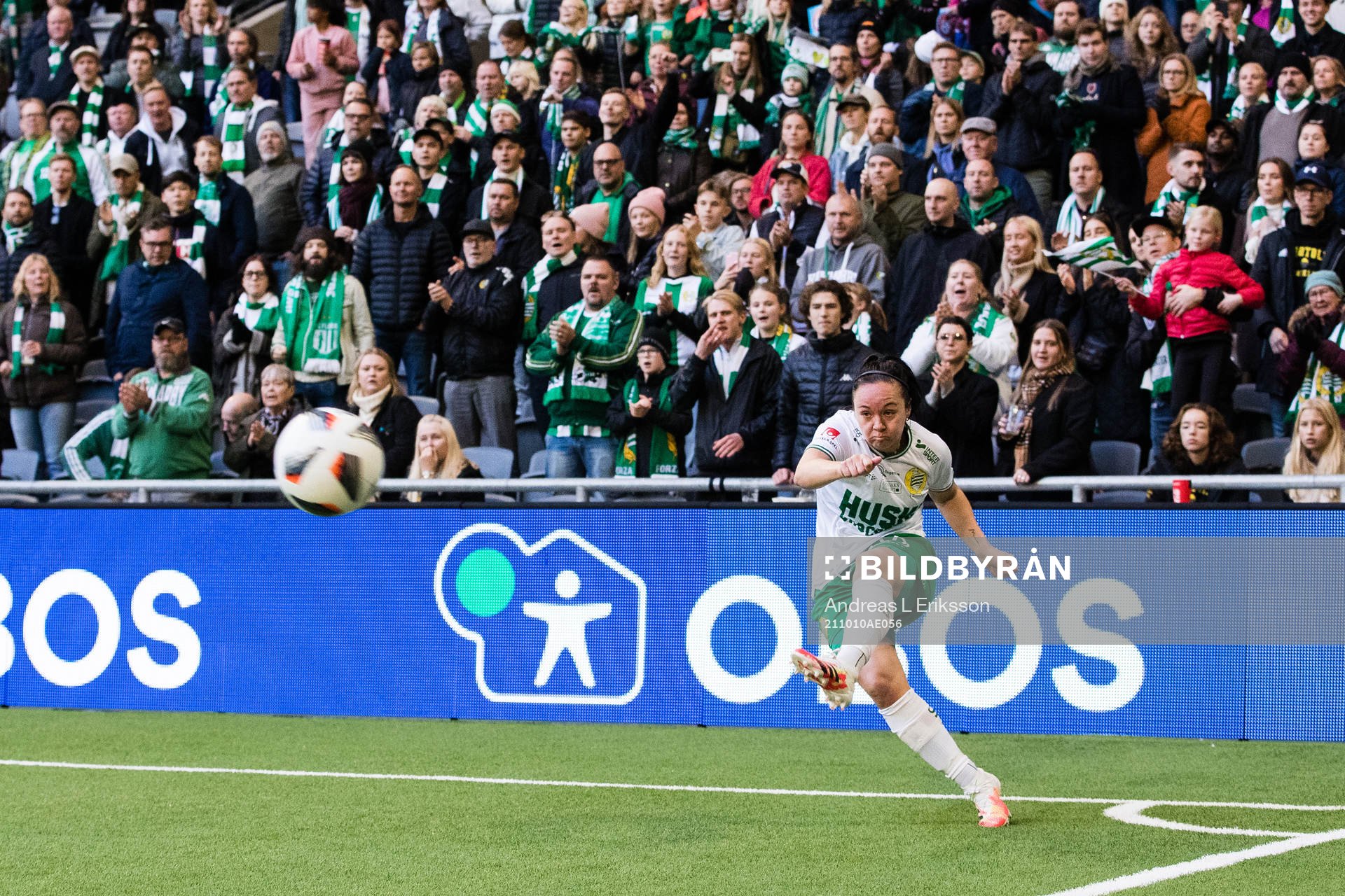Hammarbys June Pedersen med en hörna