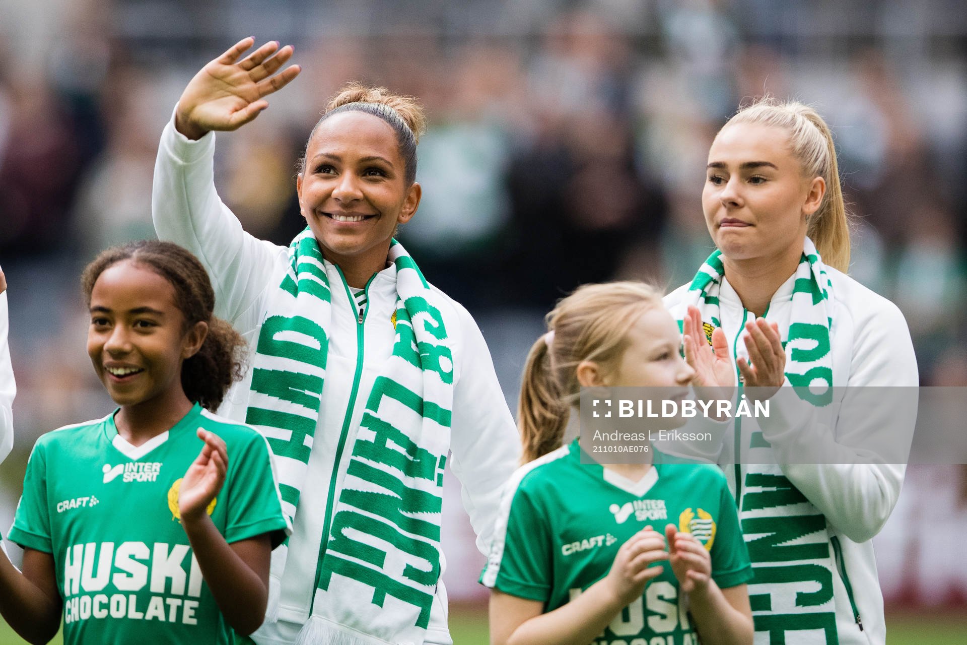 Hammarbys Madelen Janogy och Emma Jansson innan