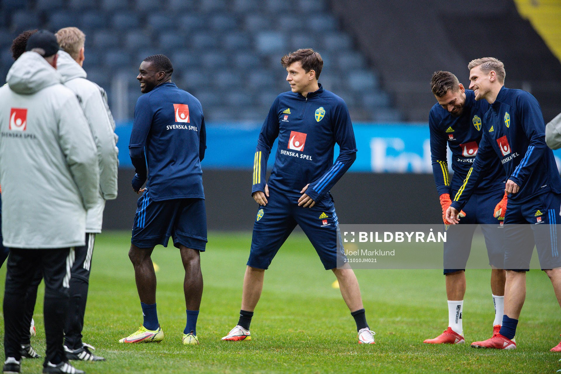 Kena Sema, Victor Nilsson Lindelöf, goalkeeper Kristoffer