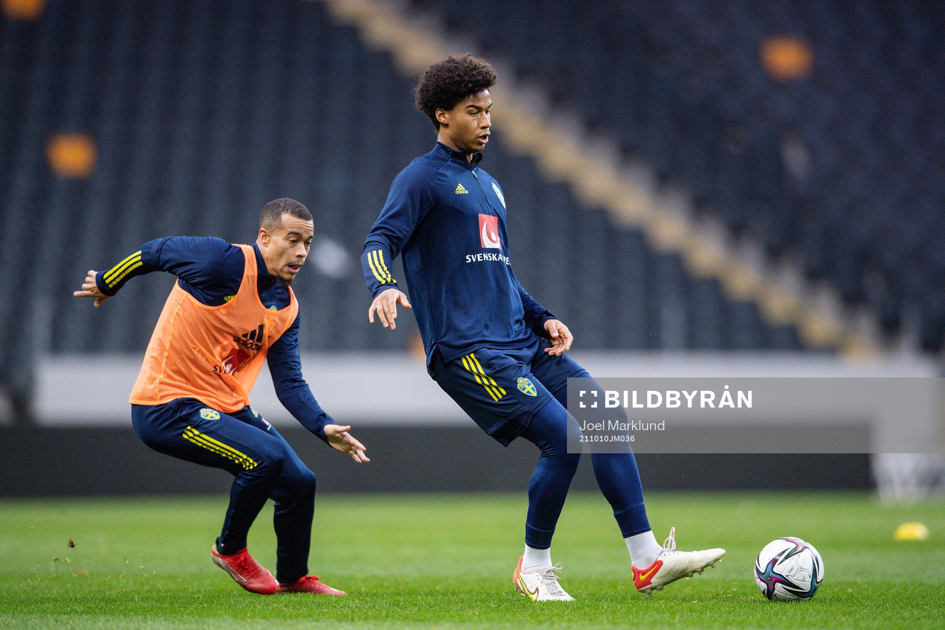 Robin Quaison and Jens-Lys Cajuste of the Swedish national