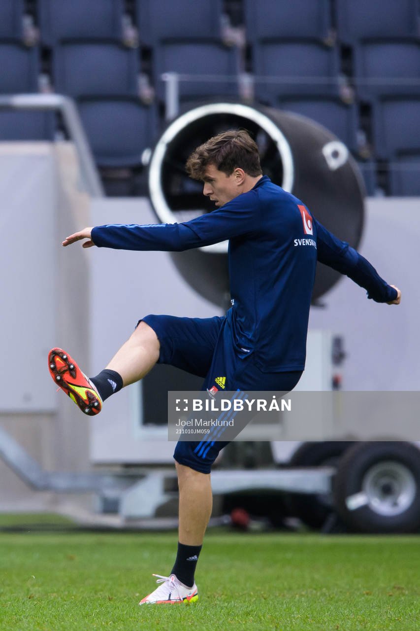 Victor Nilsson Lindelöf of the Swedish national football