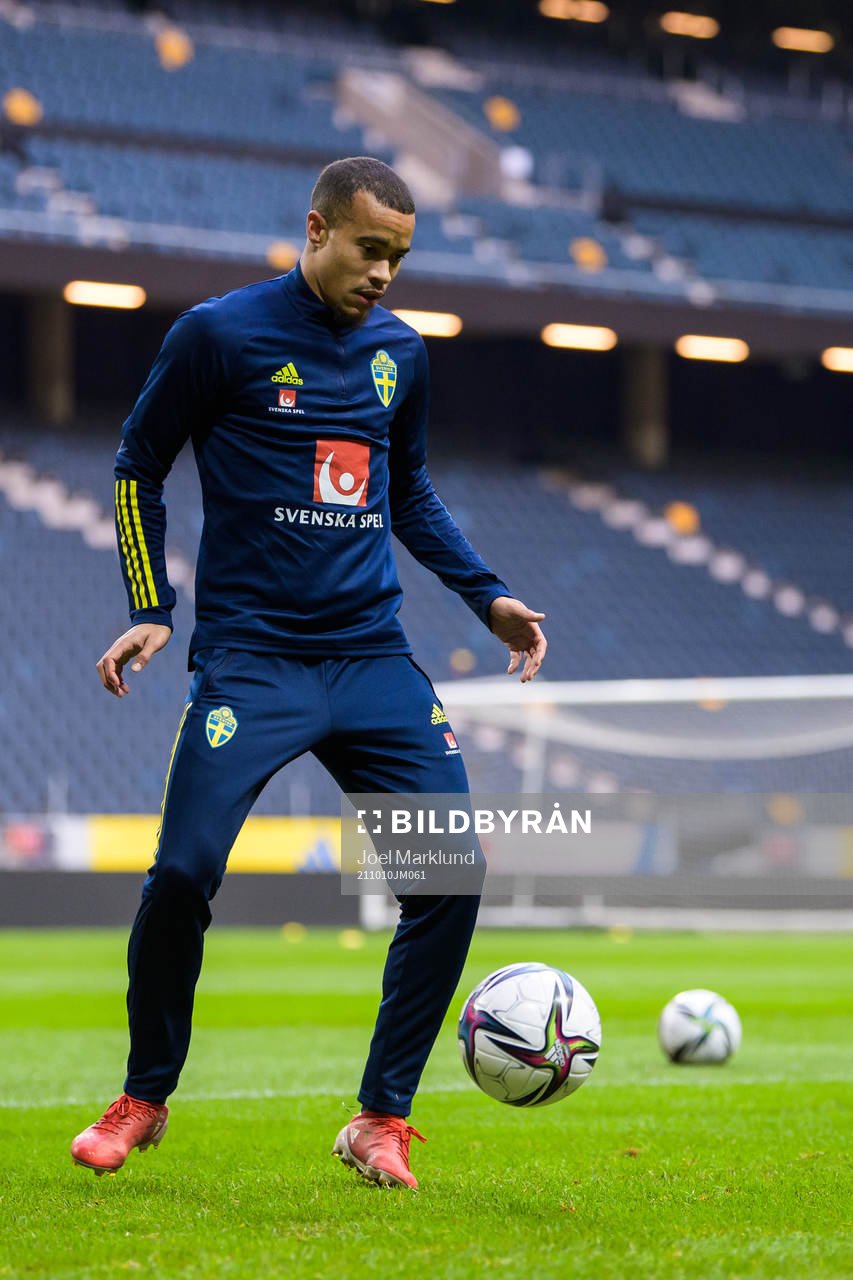 Robin Quaison of the Swedish national football team