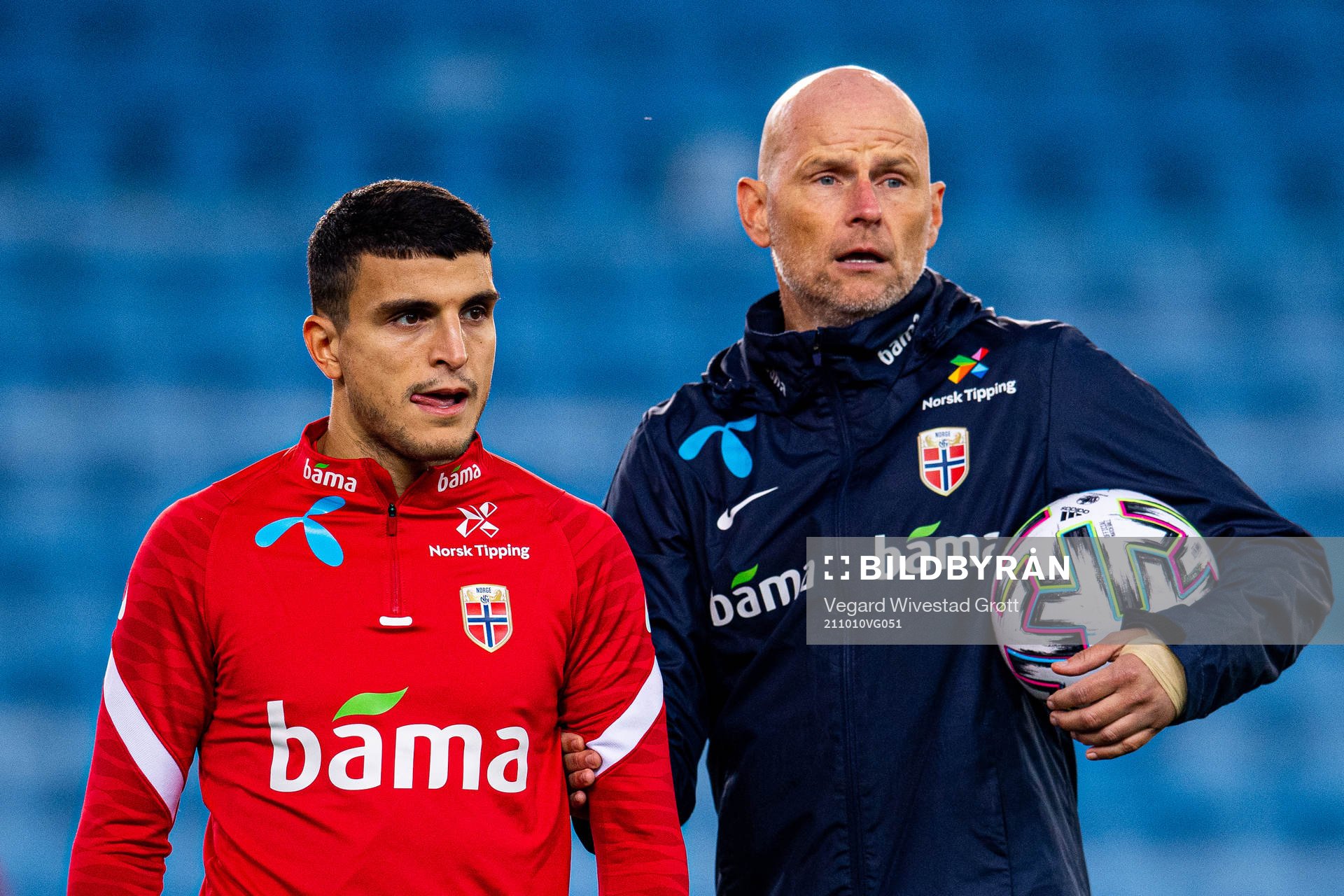 Mohamed Elyounoussi and Ståle Solbakken, head coach of the