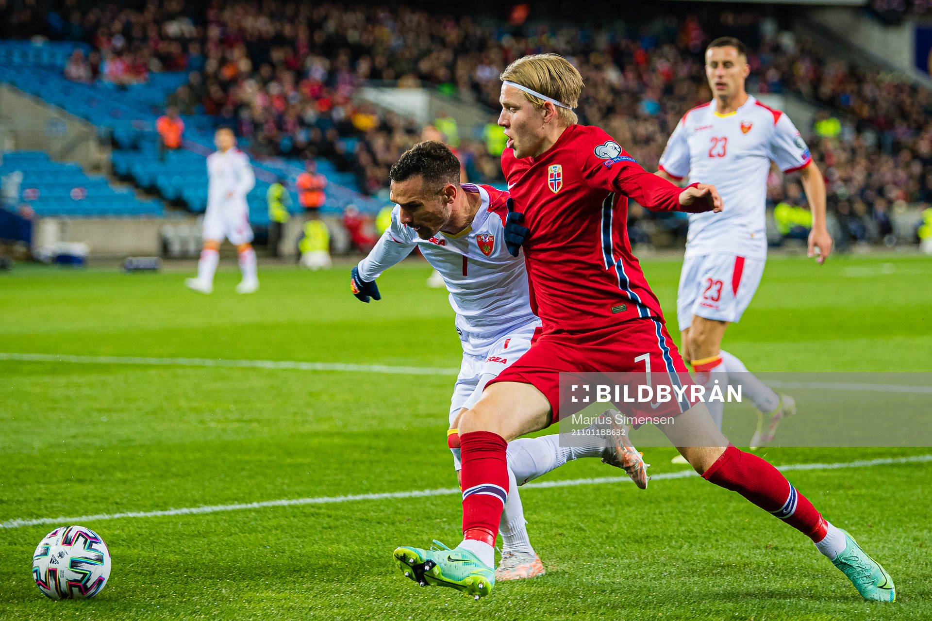 Marko Vesovic of Montenegro and Jens Petter Hauge of Norway