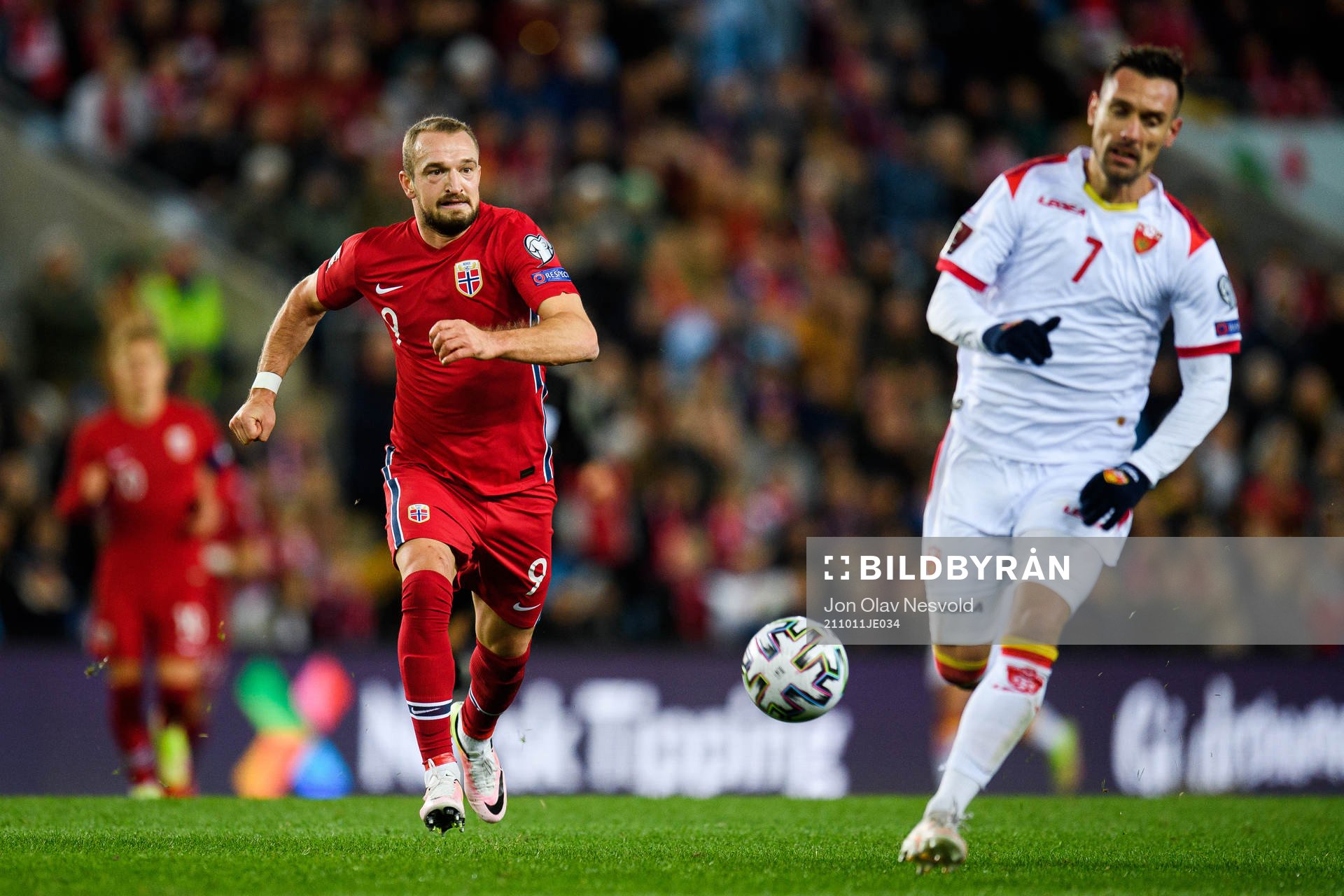 Veton Berisha of Norway and Marko Vesovic of Montenegro