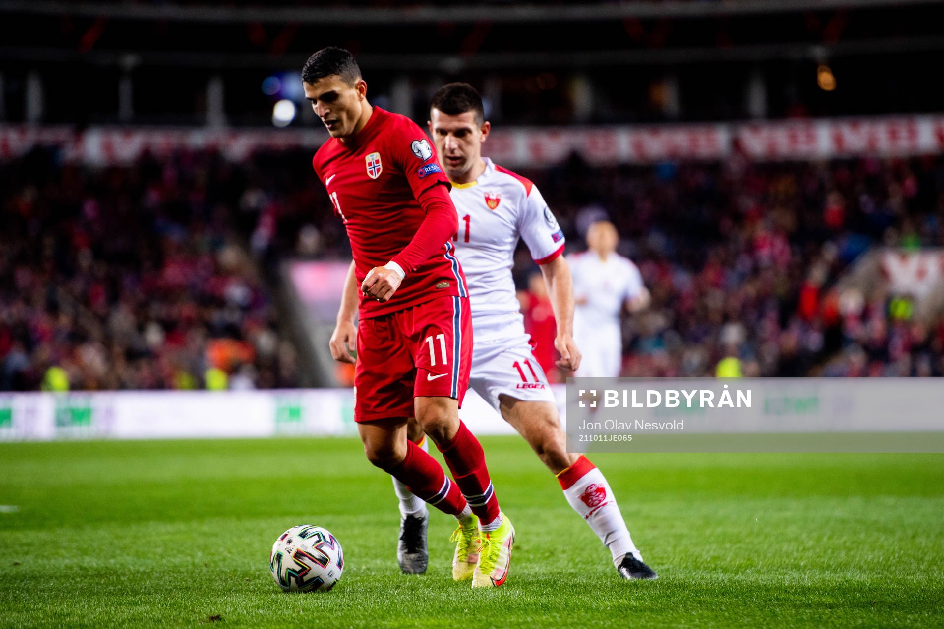 Mohamed Elyounoussi of Norway and Fatos Beciraj of