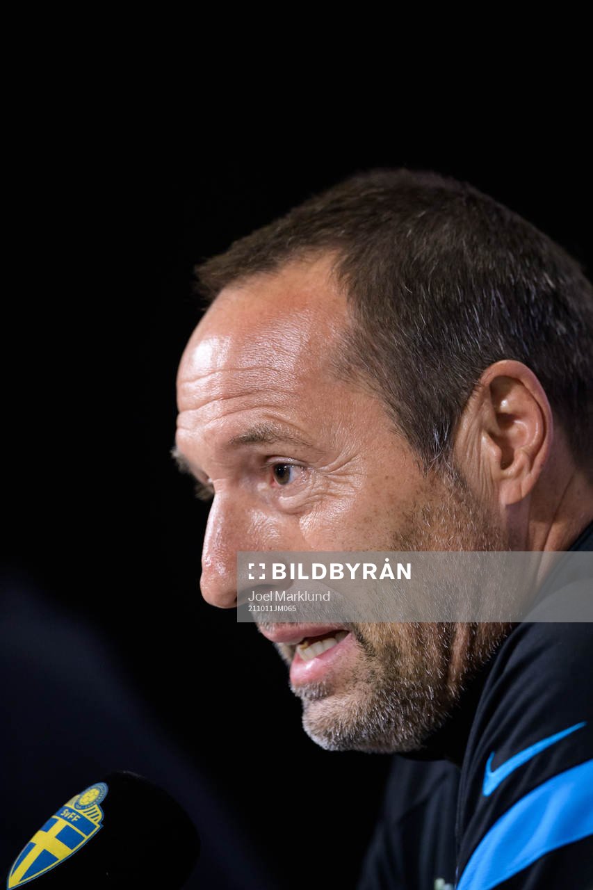 Head coach John van't Schip of the Greek national football