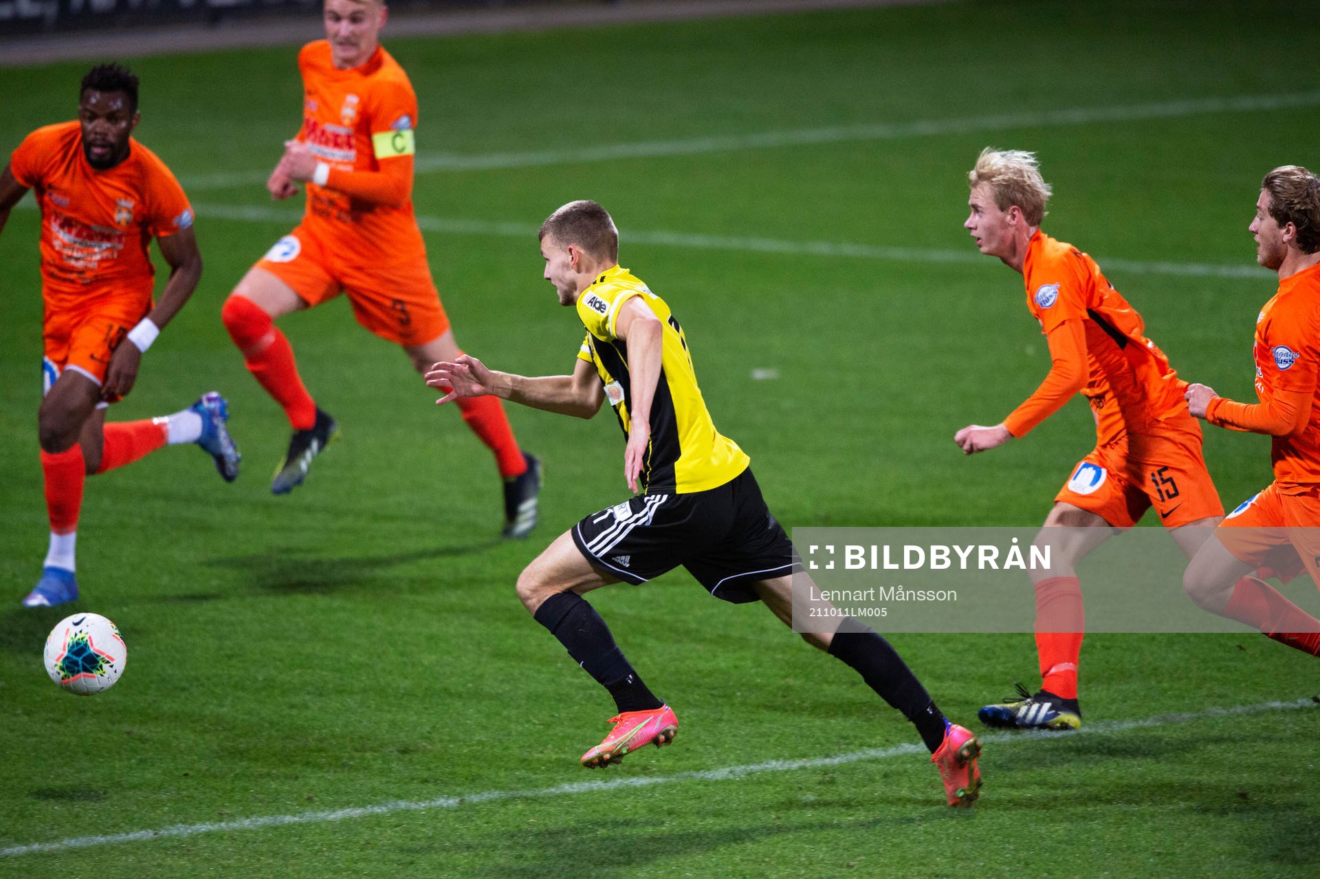 IFK Hässleholms Ivan Danielsson Andanovski ensam mot fyra