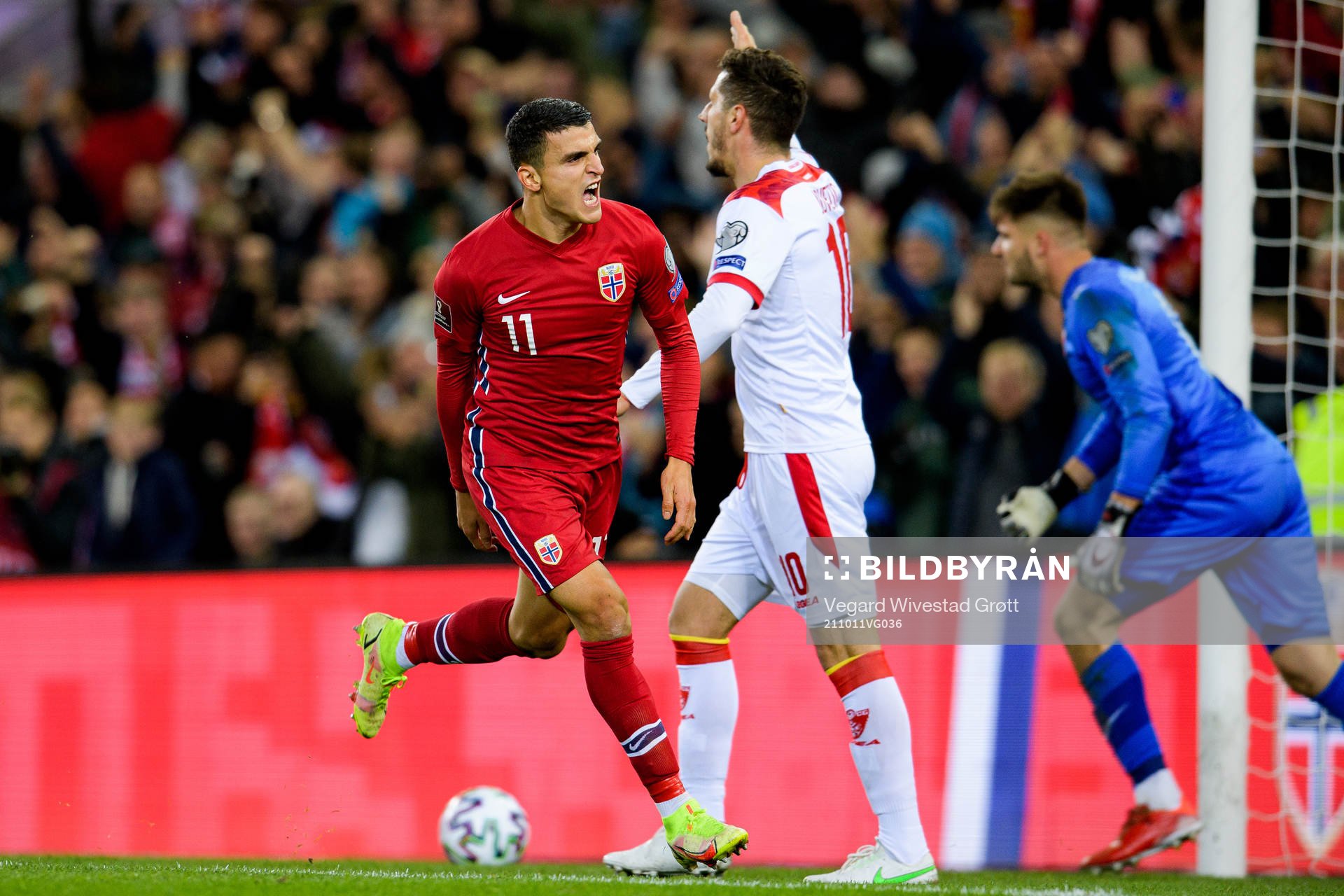 Mohamed Elyounoussi of Norway celebrates the 1-0 goal