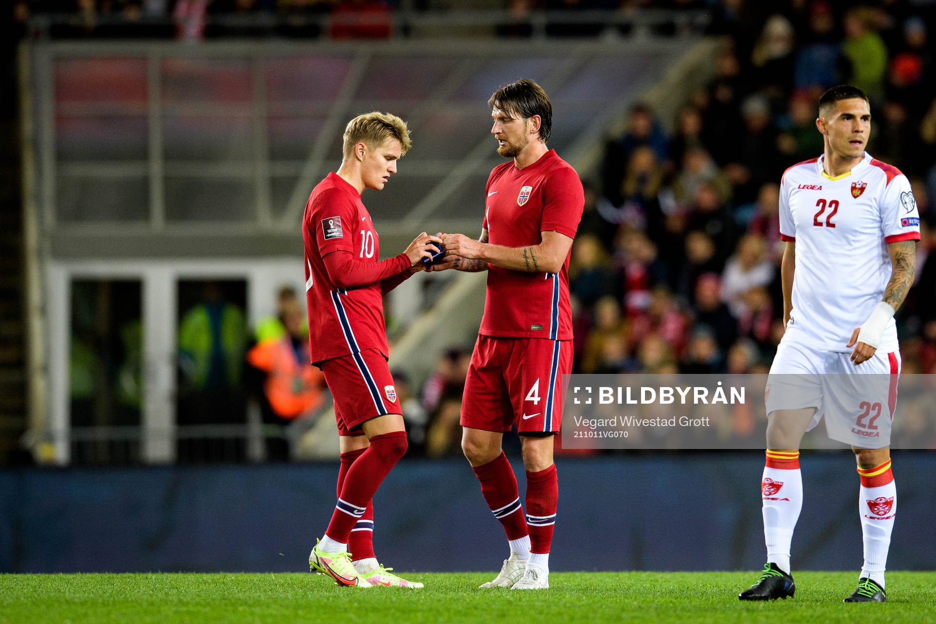 Martin Ødegaard and Stefan Strandberg of Norway