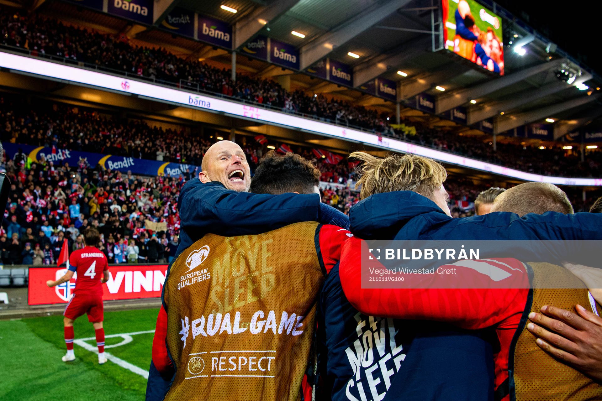 Ståle Solbakken, head coach of Norway, celebrates