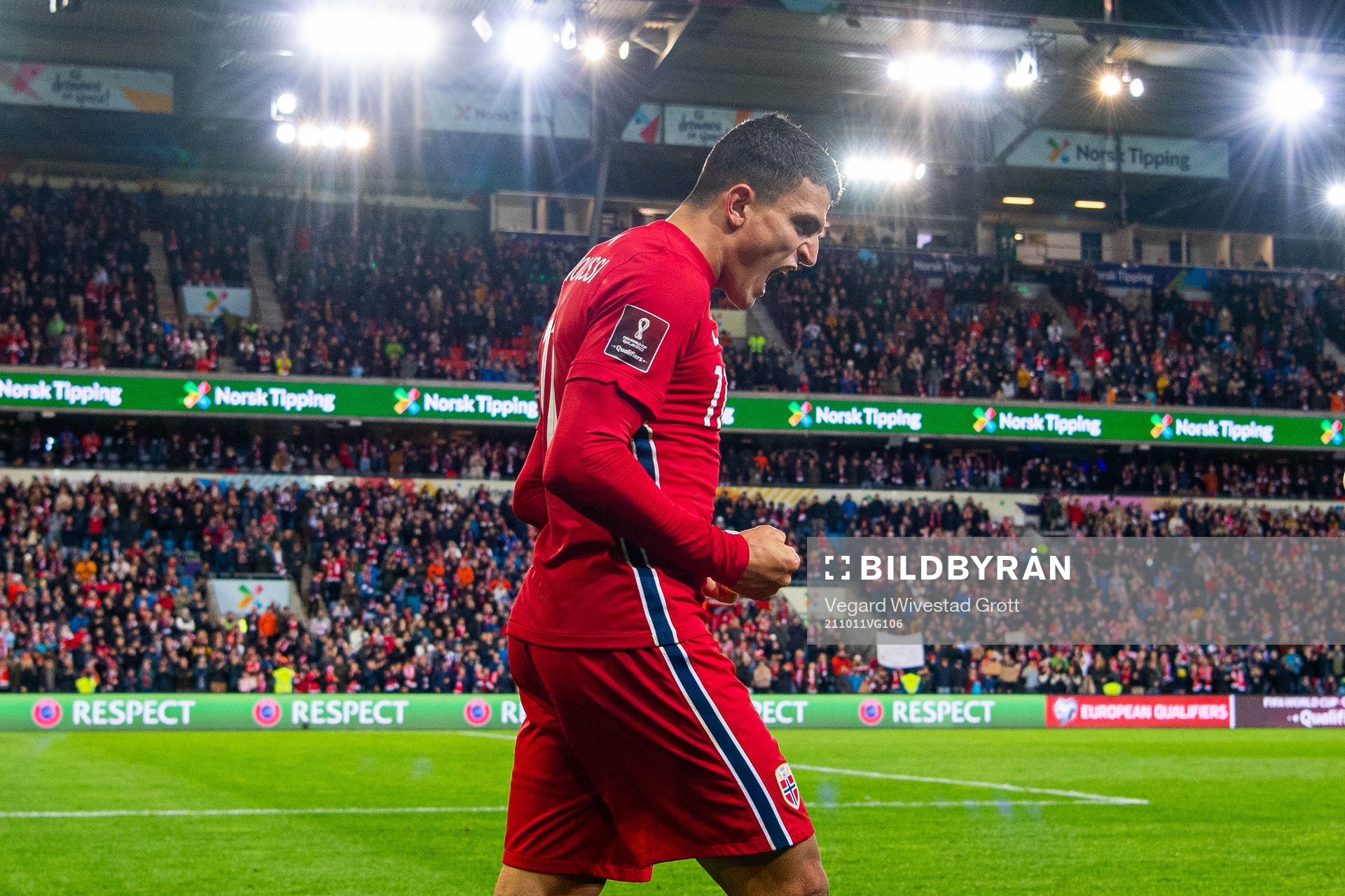 Mohamed Elyounoussi of Norway celebrates
